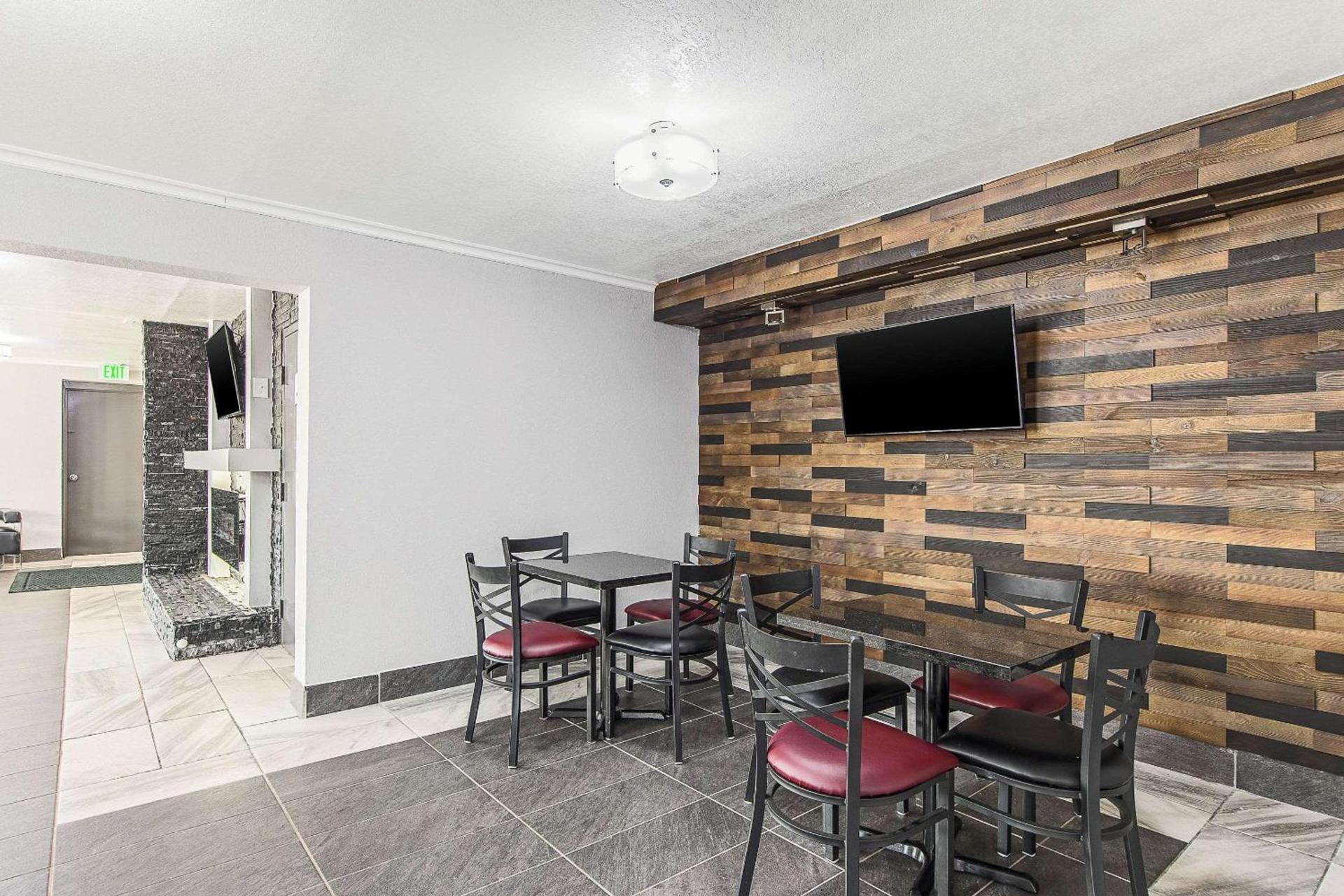 Quality Inn Forest City photo 3