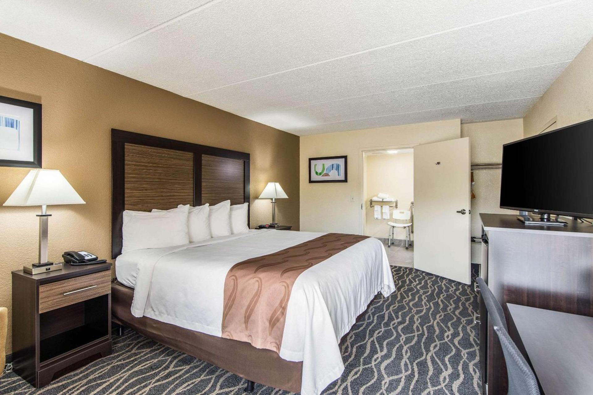 Quality Inn Forest City photo 5