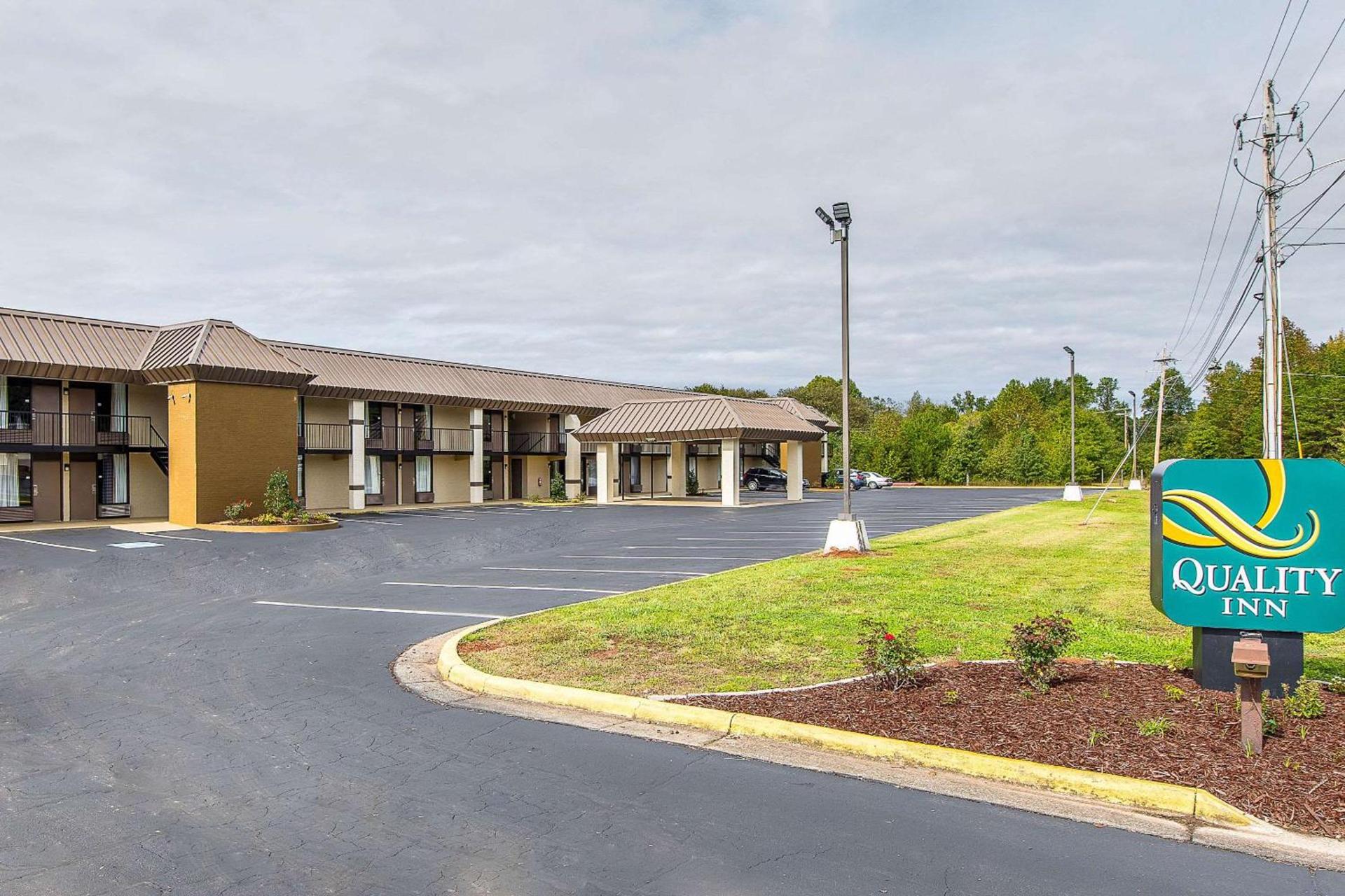 Quality Inn Forest City photo 9
