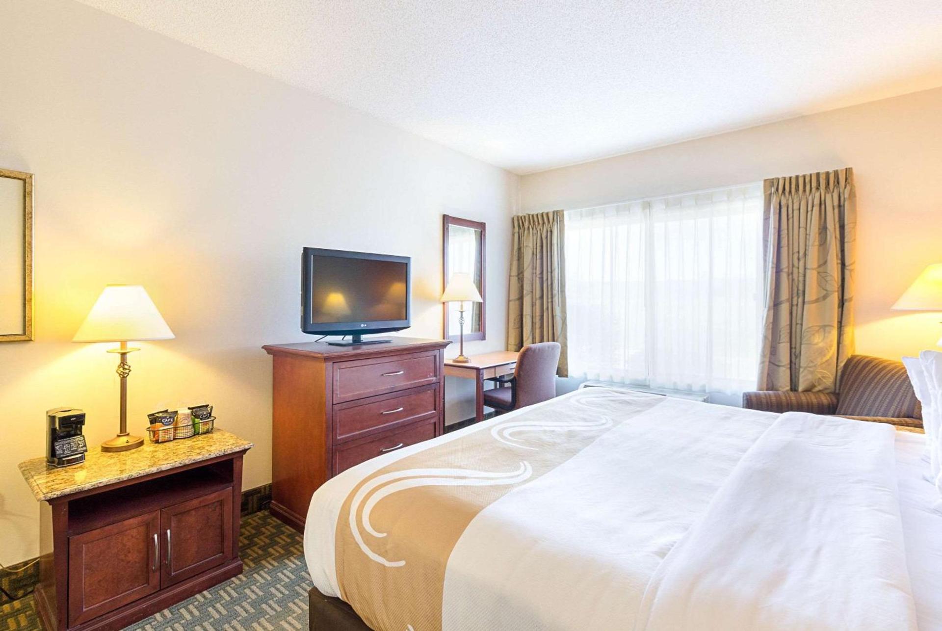 Quality Inn Fairmont photo 17