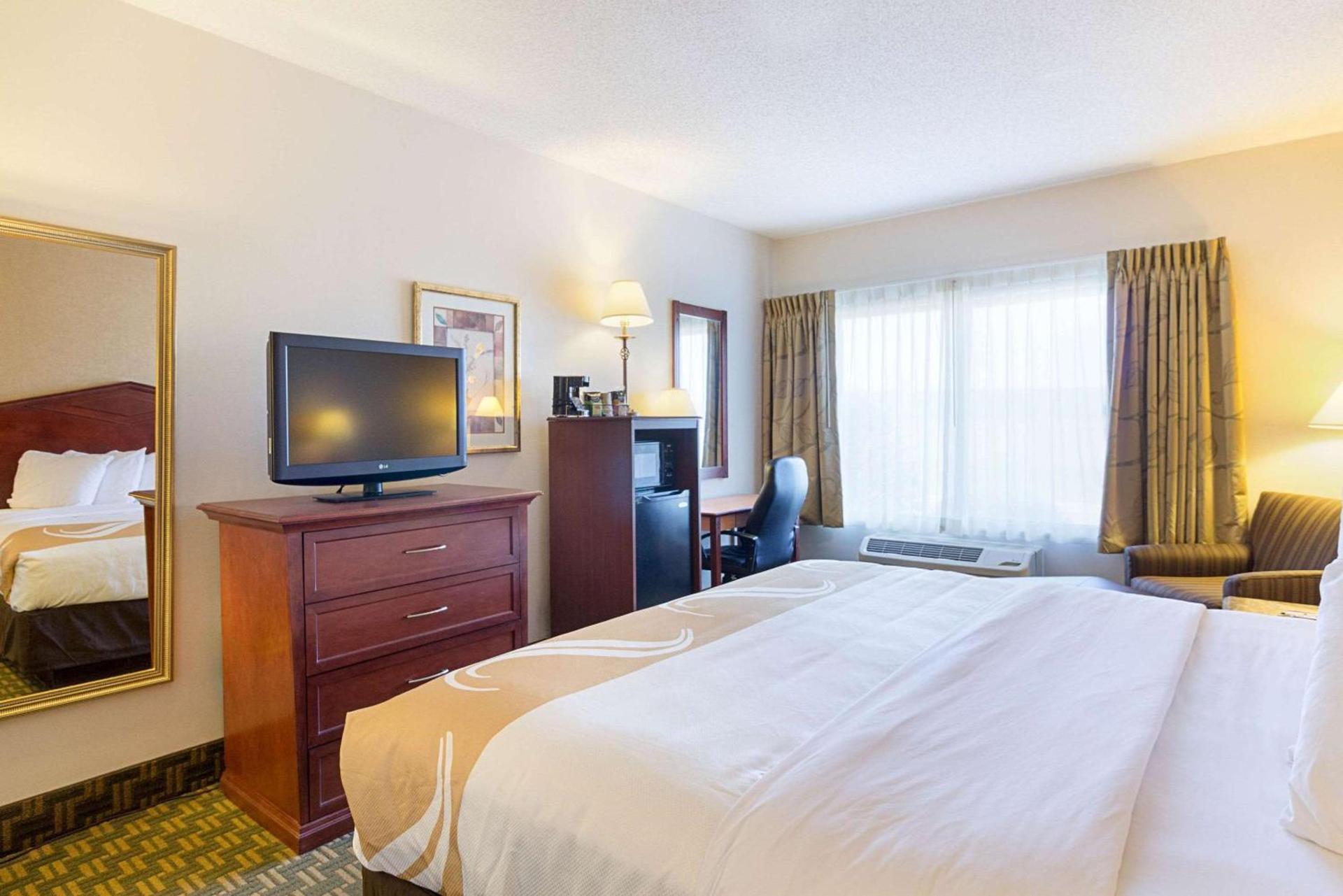 Quality Inn Fairmont photo 25