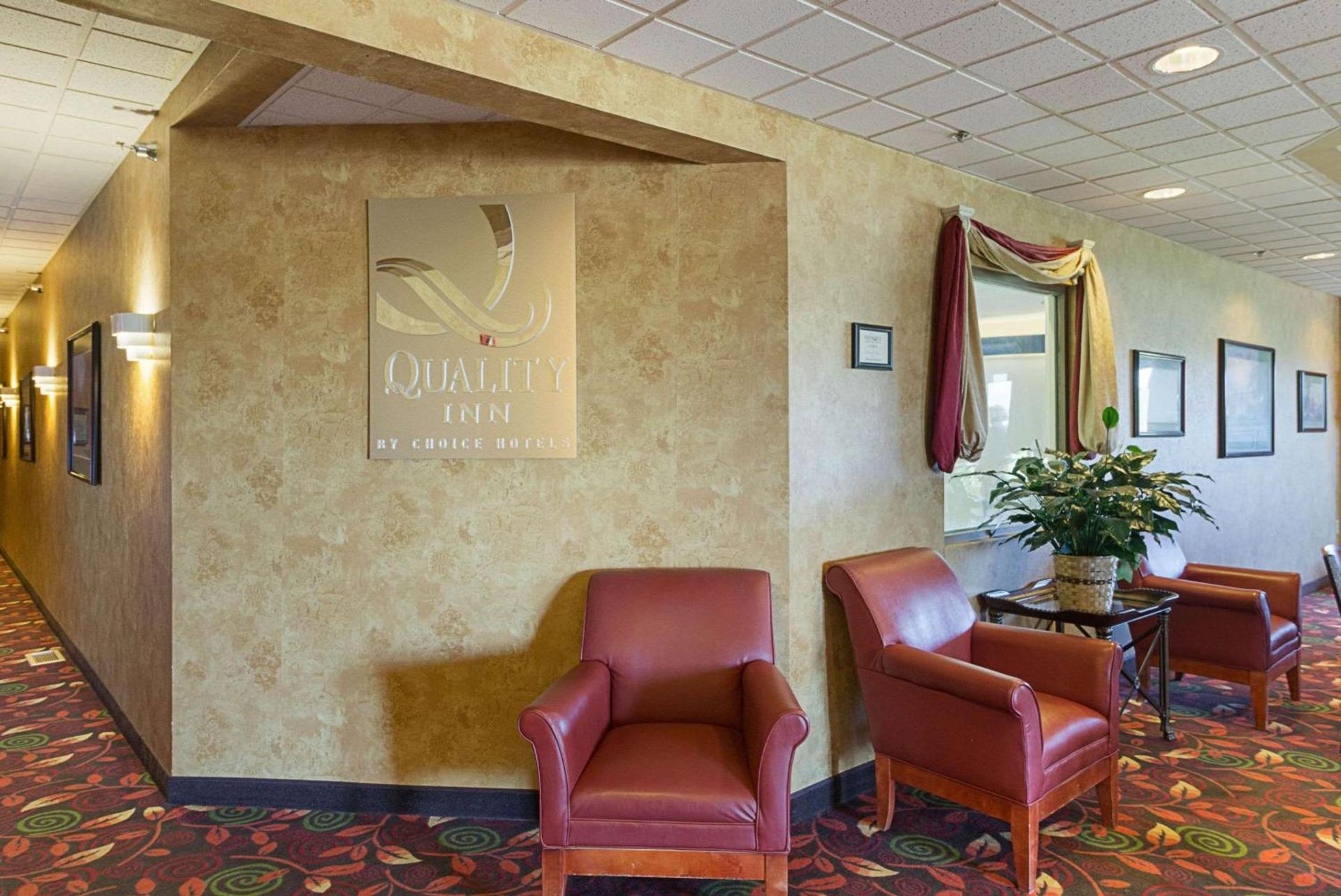 Quality Inn Fairmont photo 4