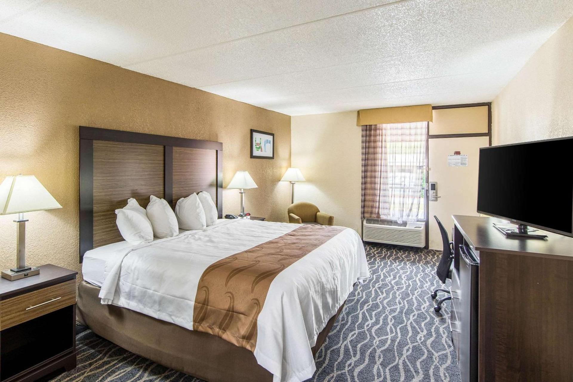 Quality Inn Forest City photo 12