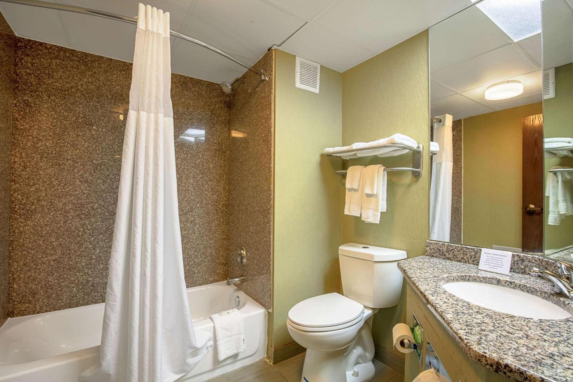 Quality Inn Holly Springs South photo 12
