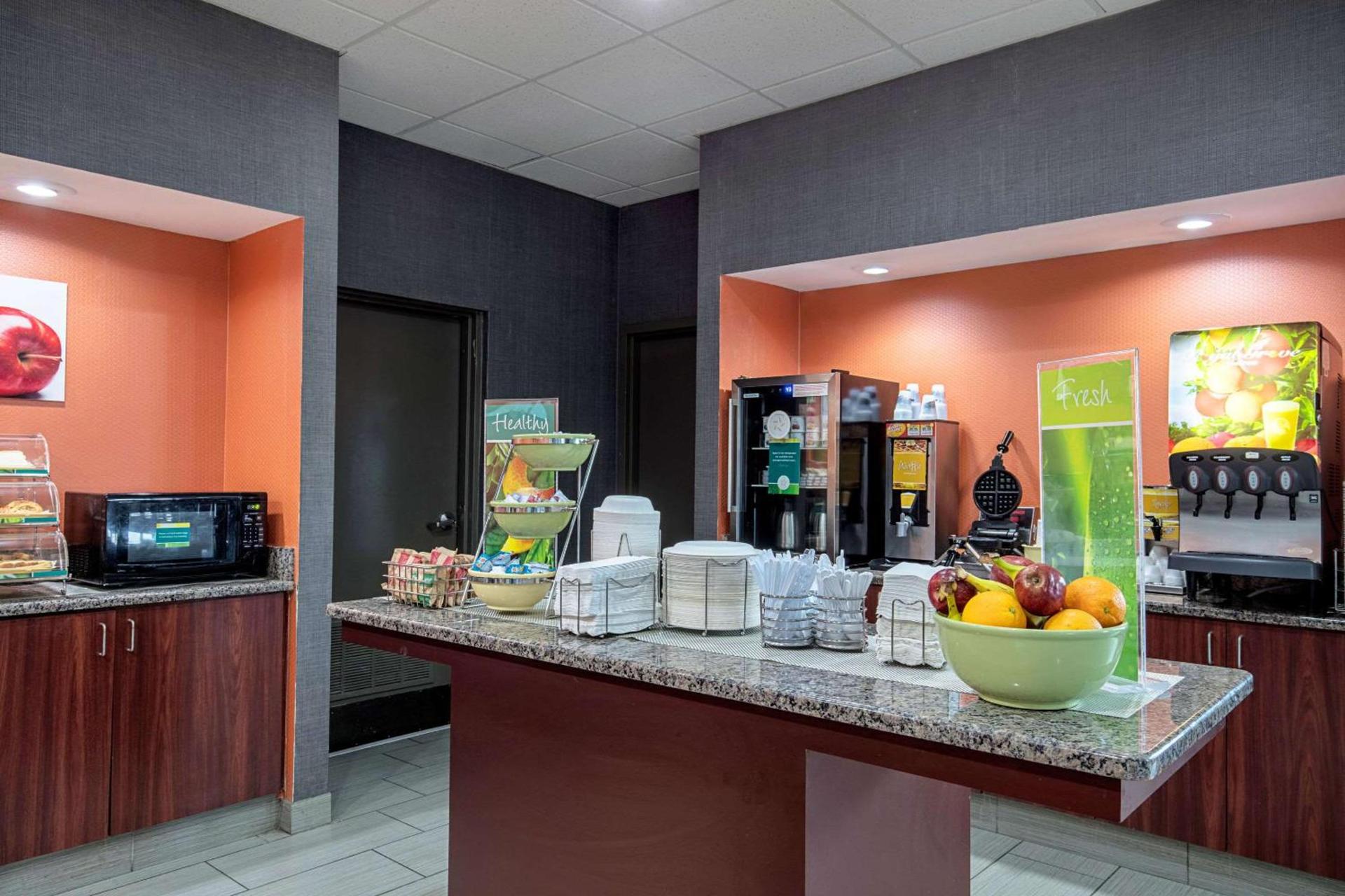 Quality Inn Holly Springs South photo 10