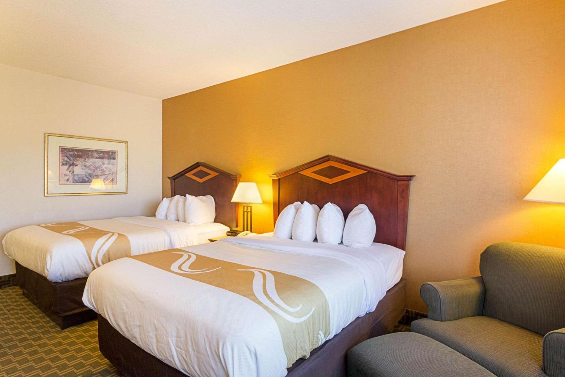 Quality Inn Fairmont photo 22