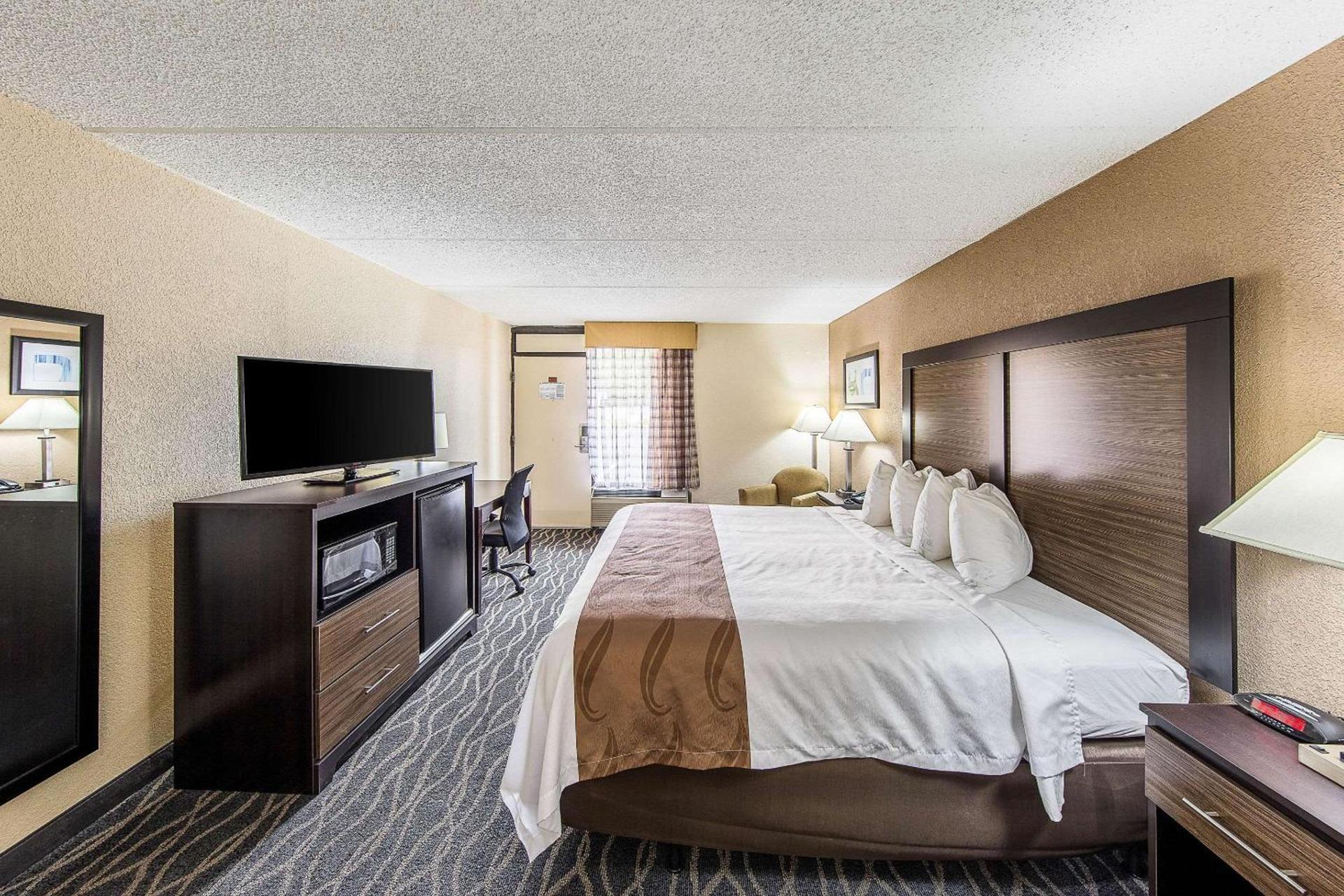Quality Inn Forest City photo 19