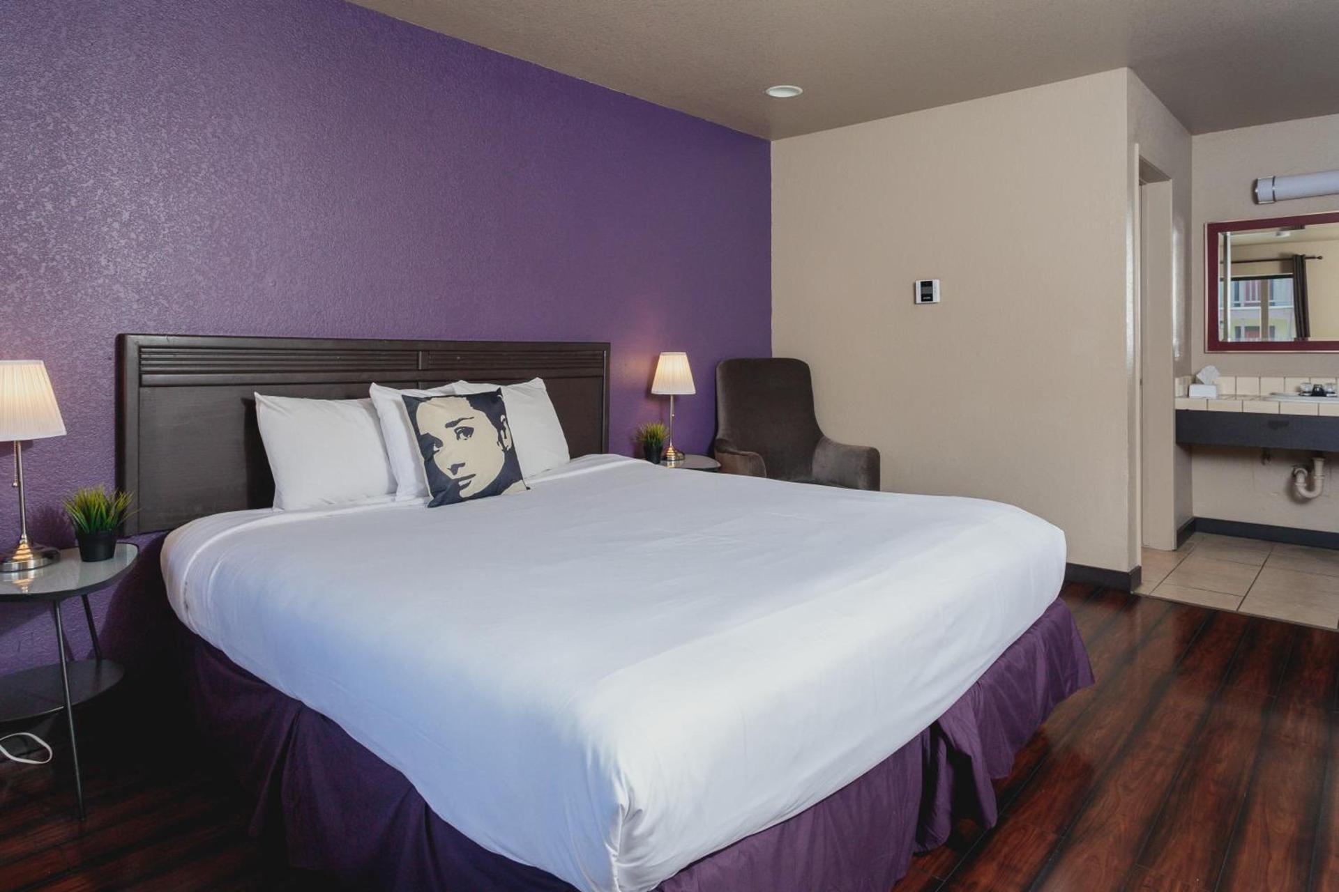 Alura Inn photo 38