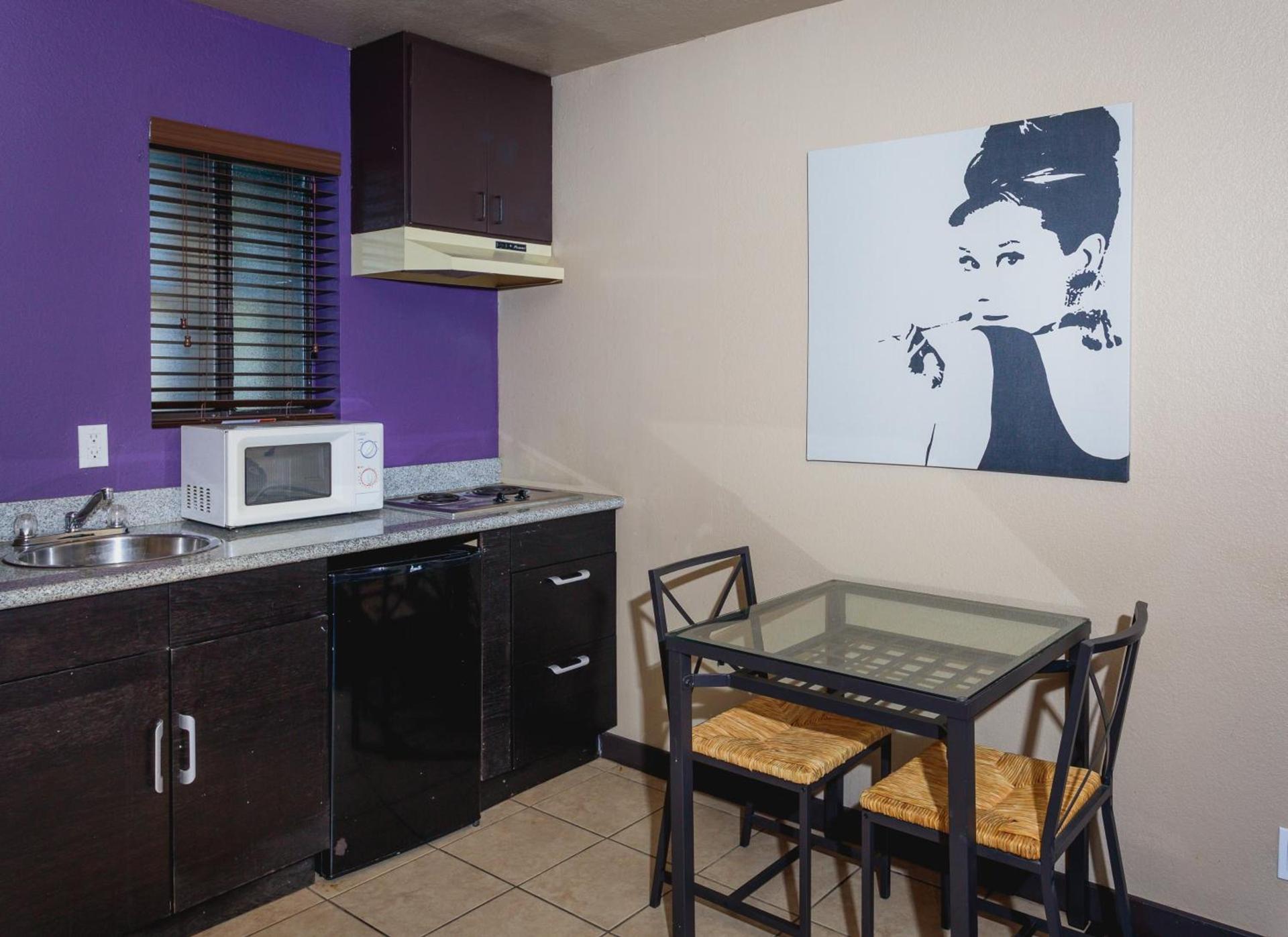 Alura Inn photo 23