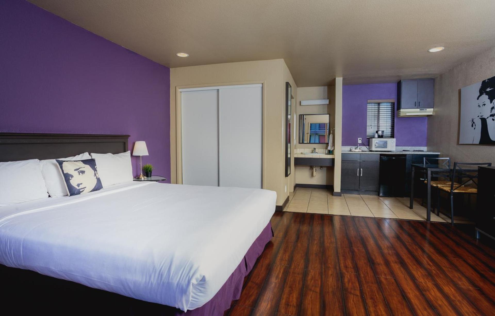 Alura Inn photo 42