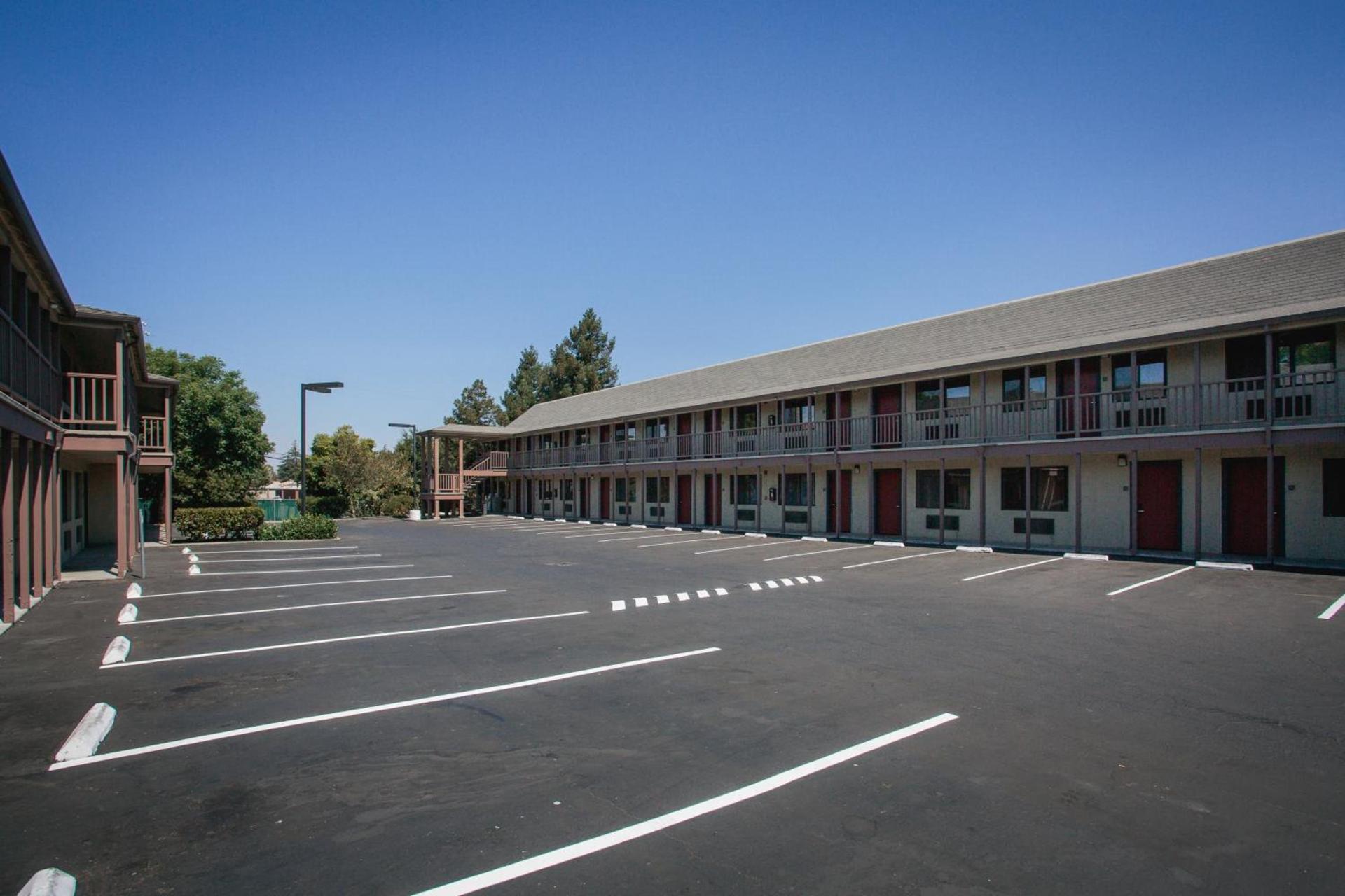 Alura Inn photo 17