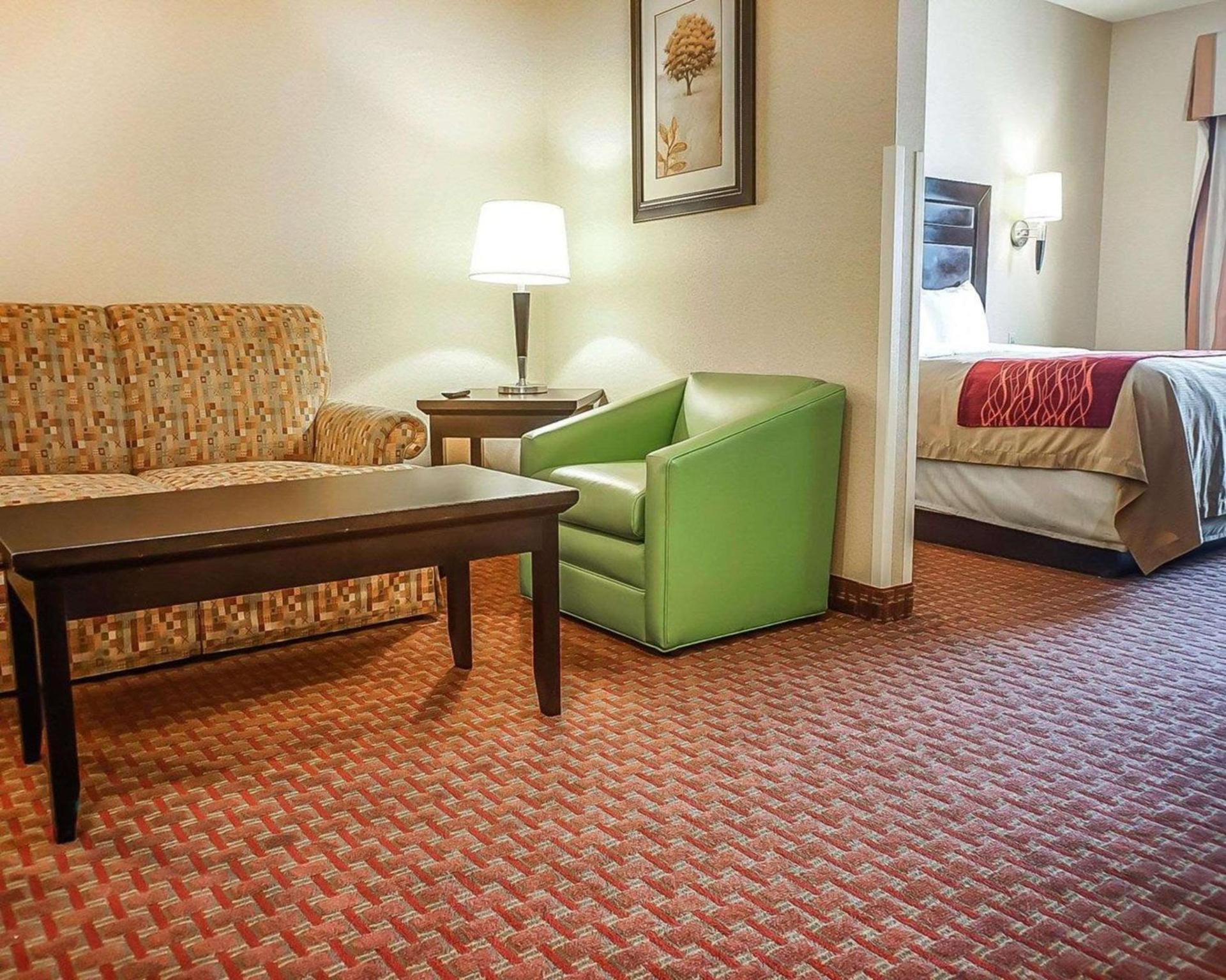 Quality Inn & Suites Roswell North photo 24