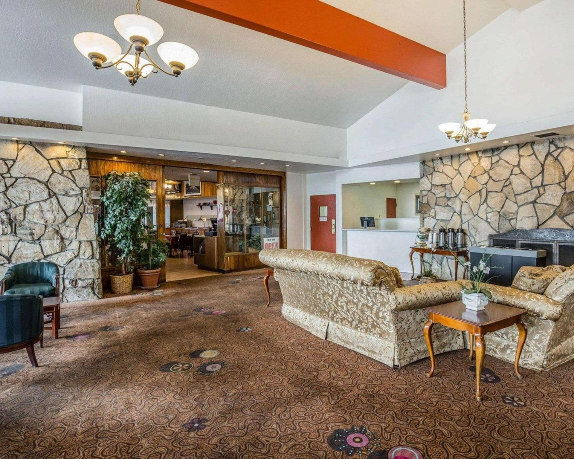 Econo Lodge Near Reno-Sparks Convention Center photo 4