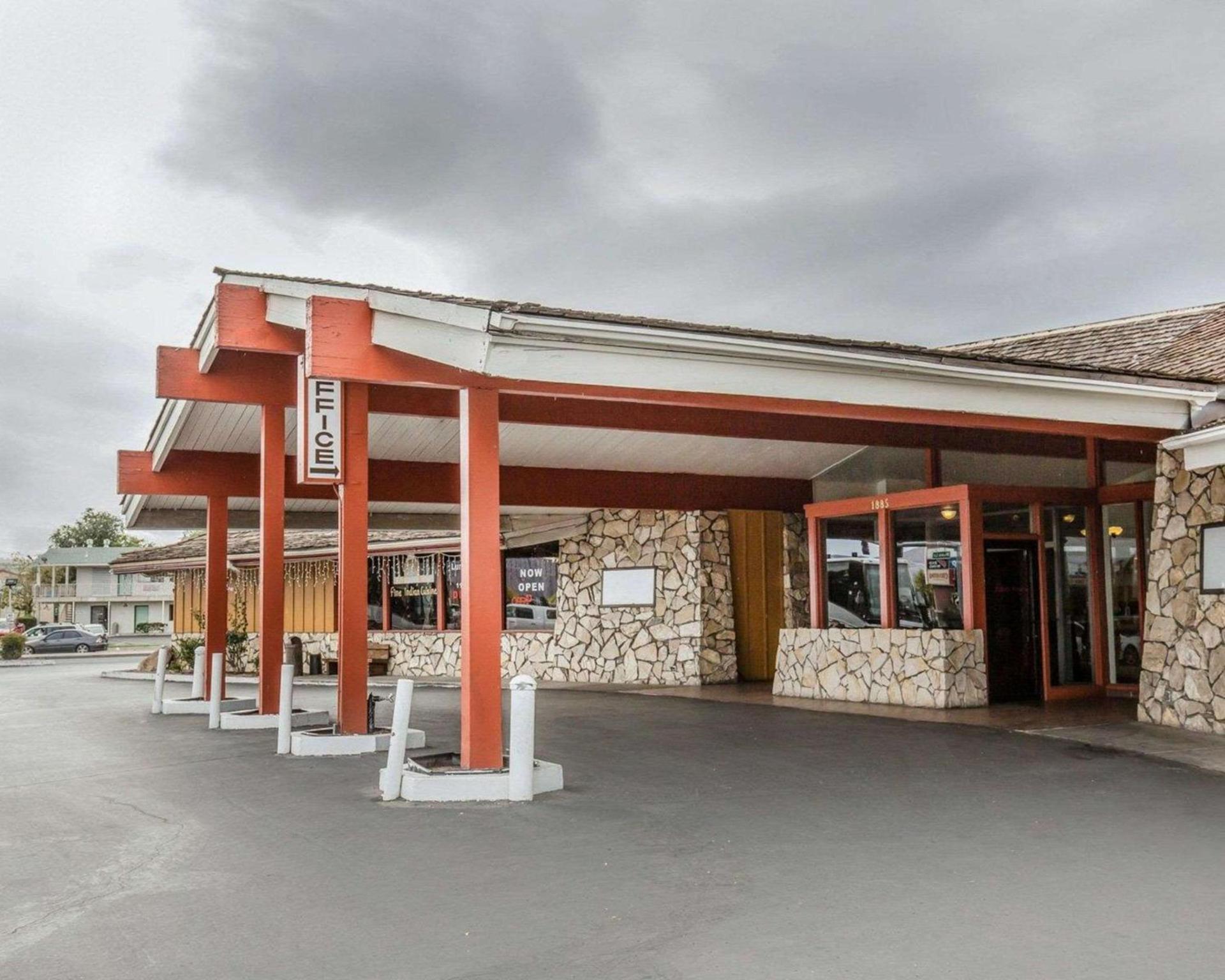 Econo Lodge Near Reno-Sparks Convention Center photo 7