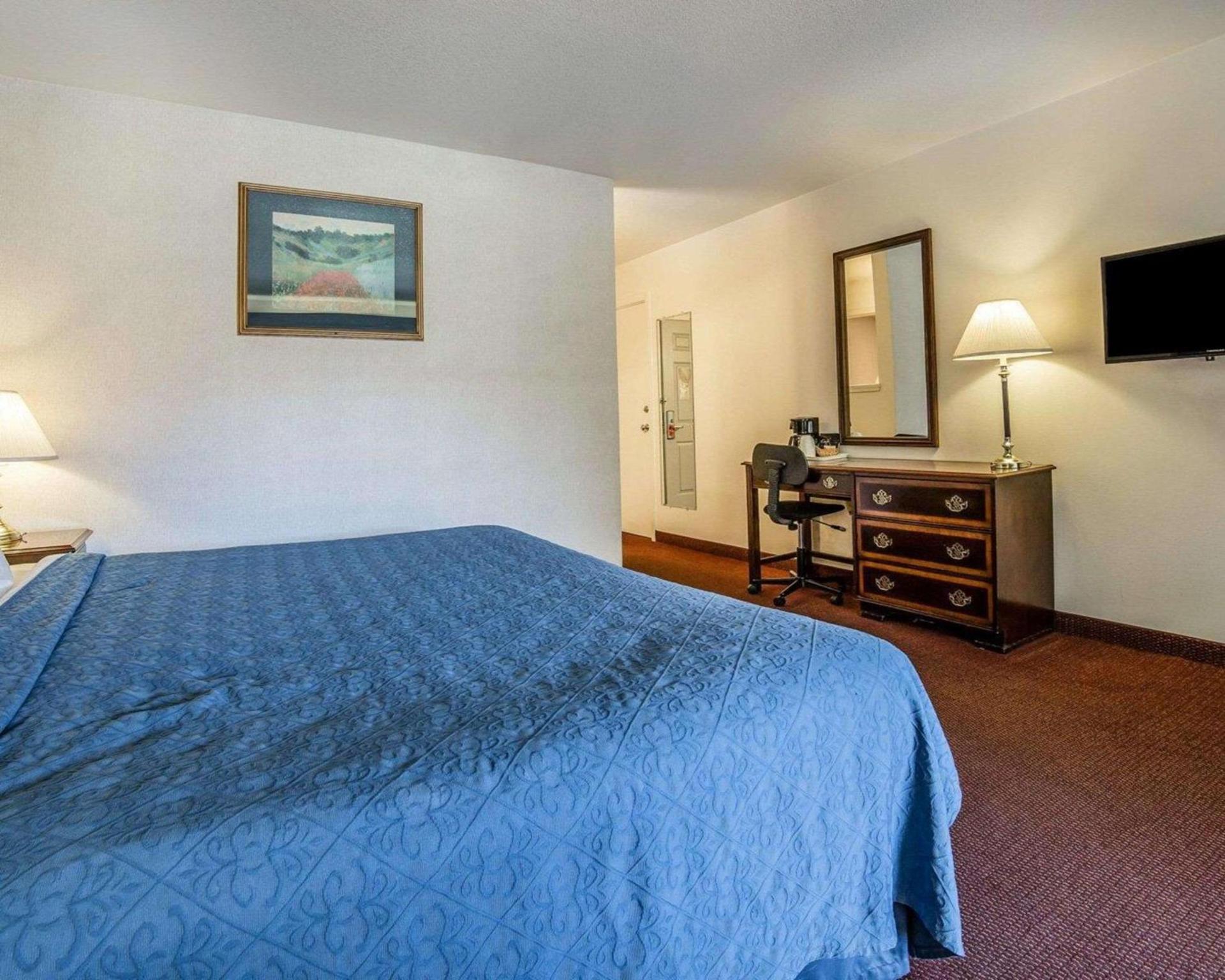 Econo Lodge Near Reno-Sparks Convention Center photo 8