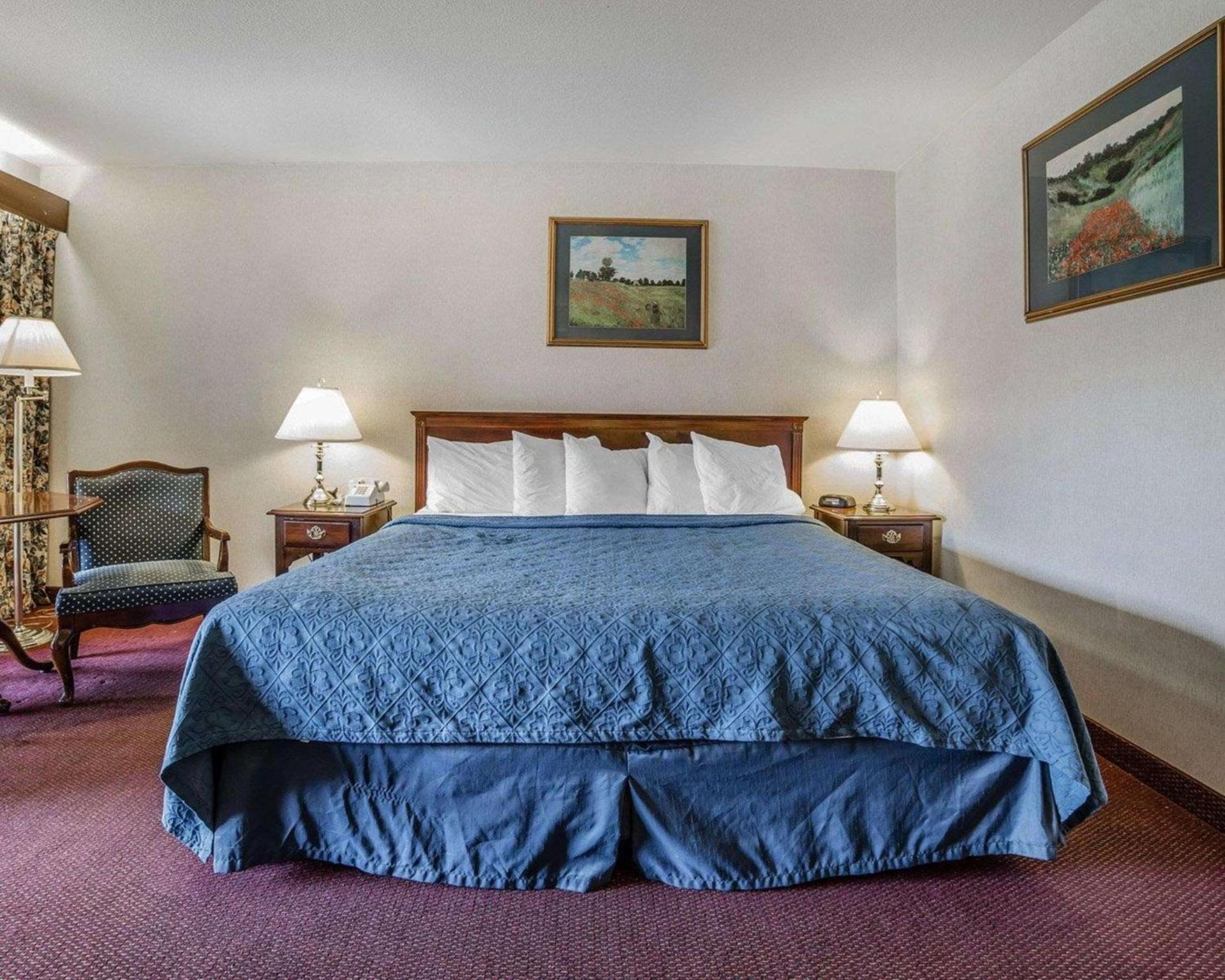 Econo Lodge Near Reno-Sparks Convention Center photo 9