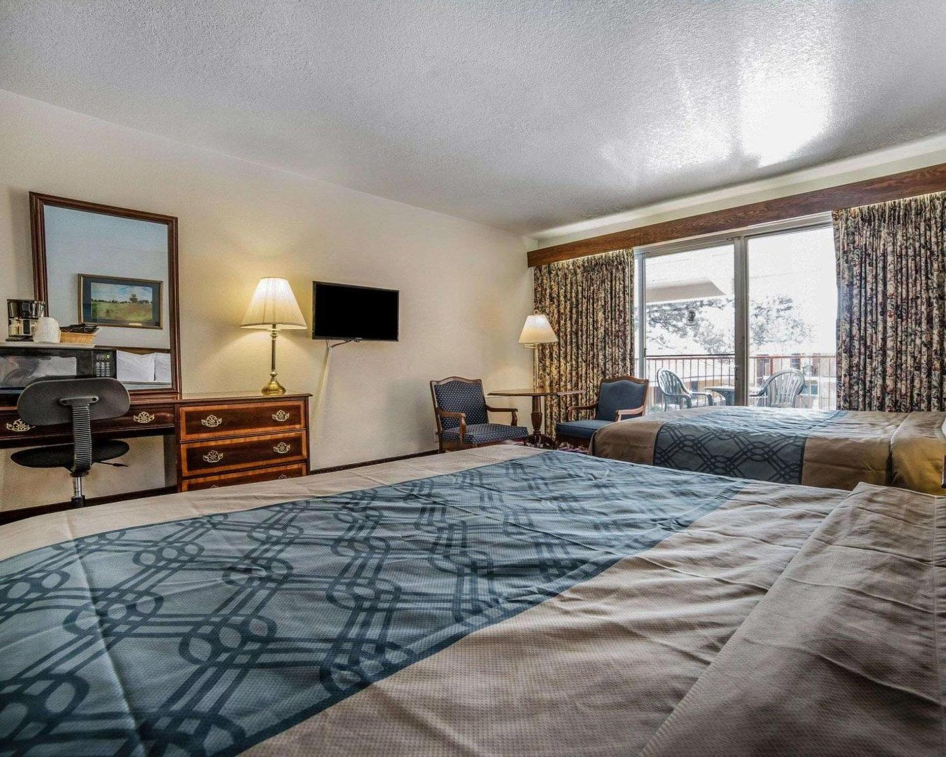 Econo Lodge Near Reno-Sparks Convention Center photo 11