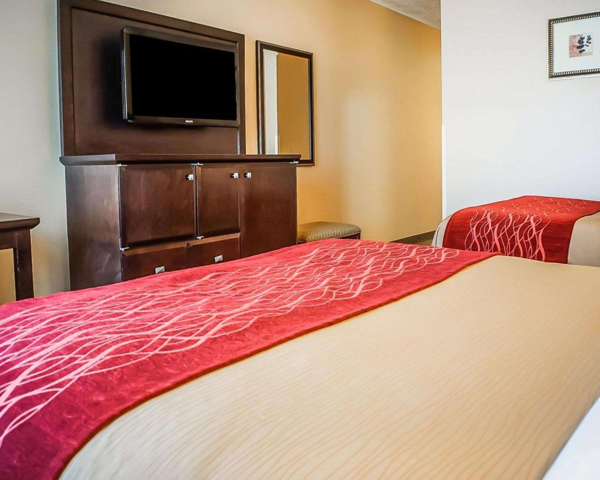 Quality Inn & Suites Roswell North photo 13