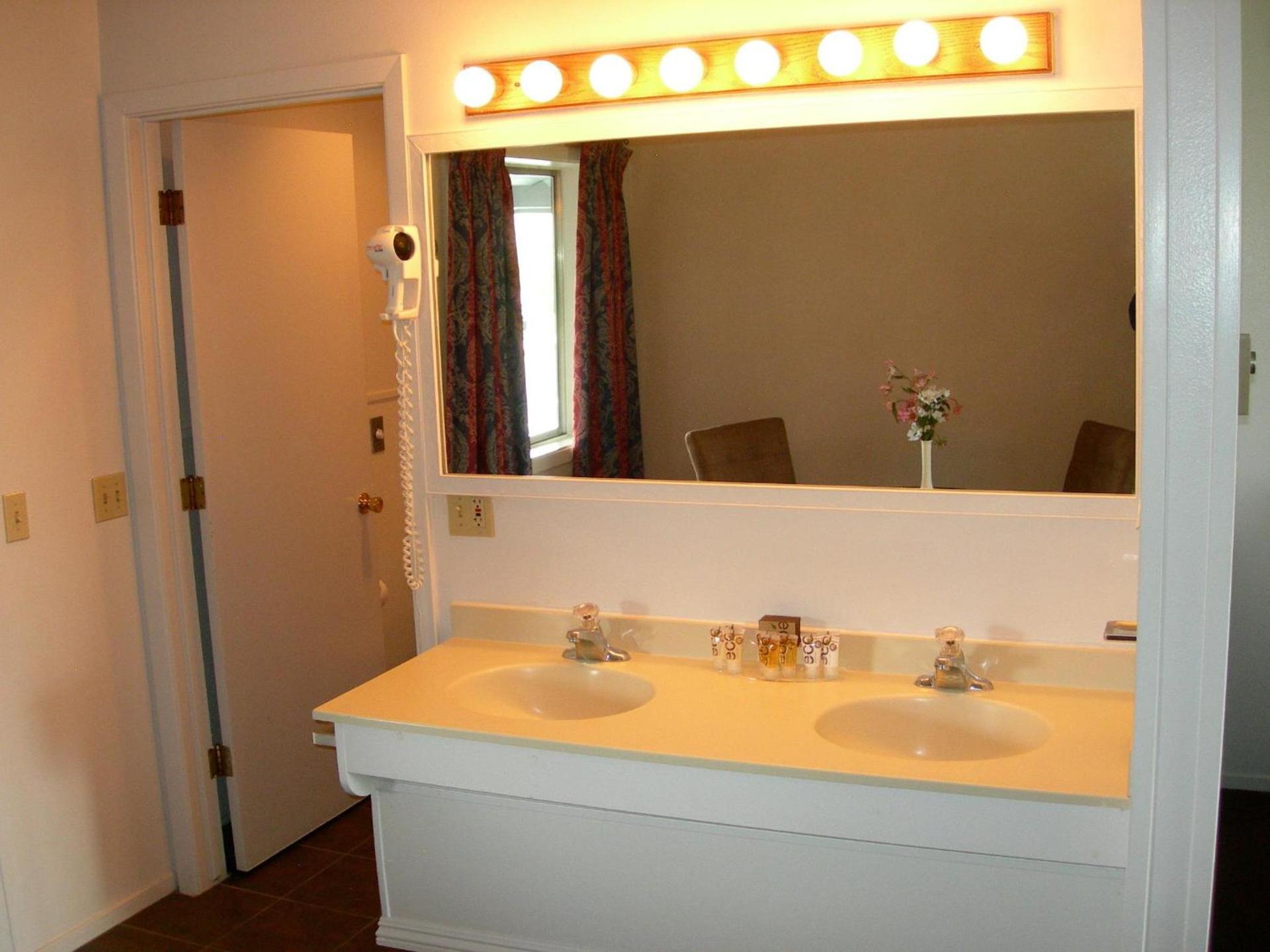 Walker River Lodge photo 32