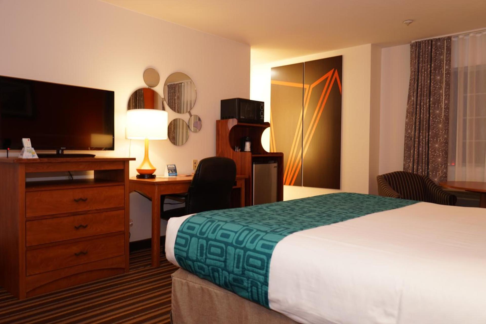 Howard Johnson by Wyndham Salinas photo 73