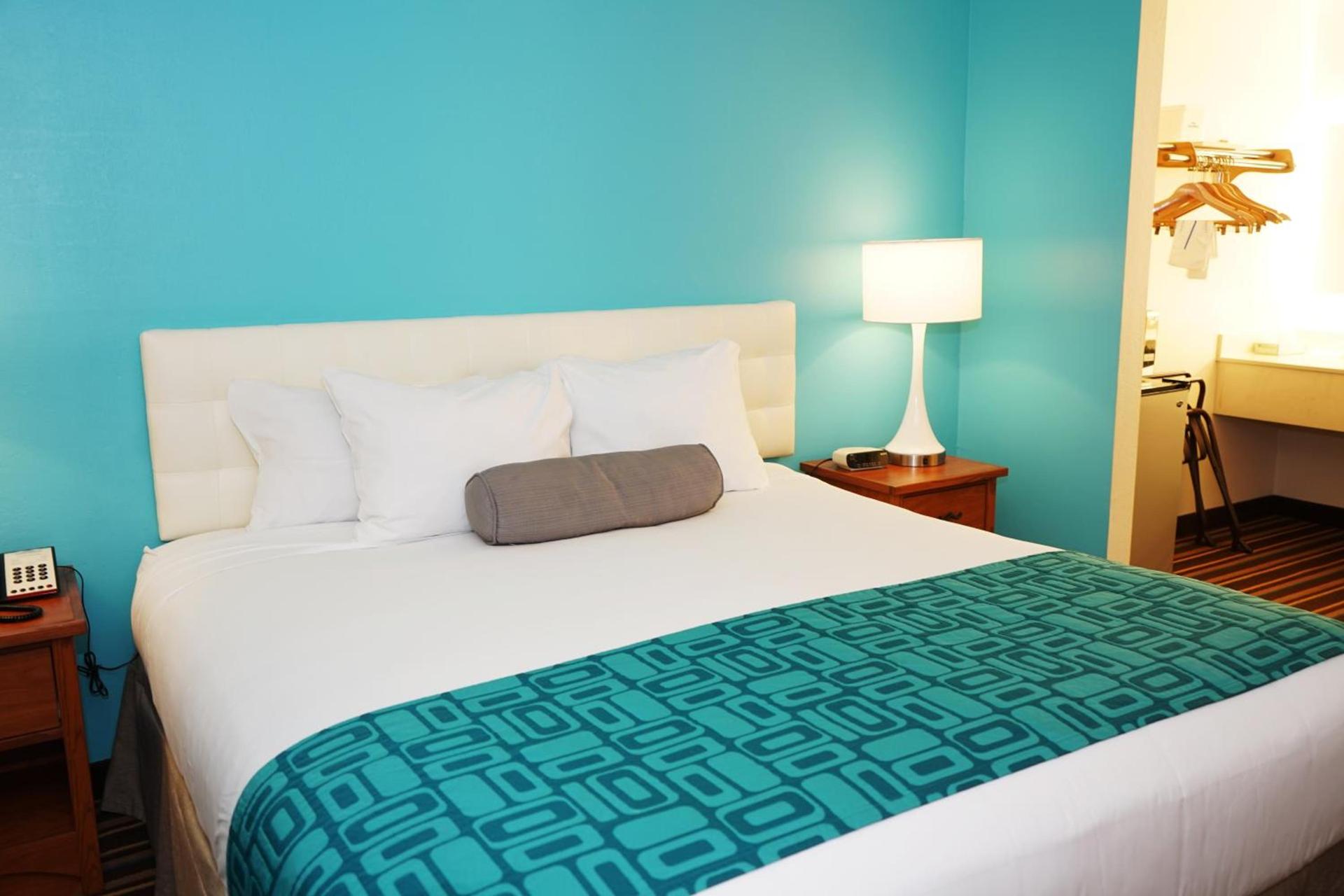 Howard Johnson by Wyndham Salinas photo 41
