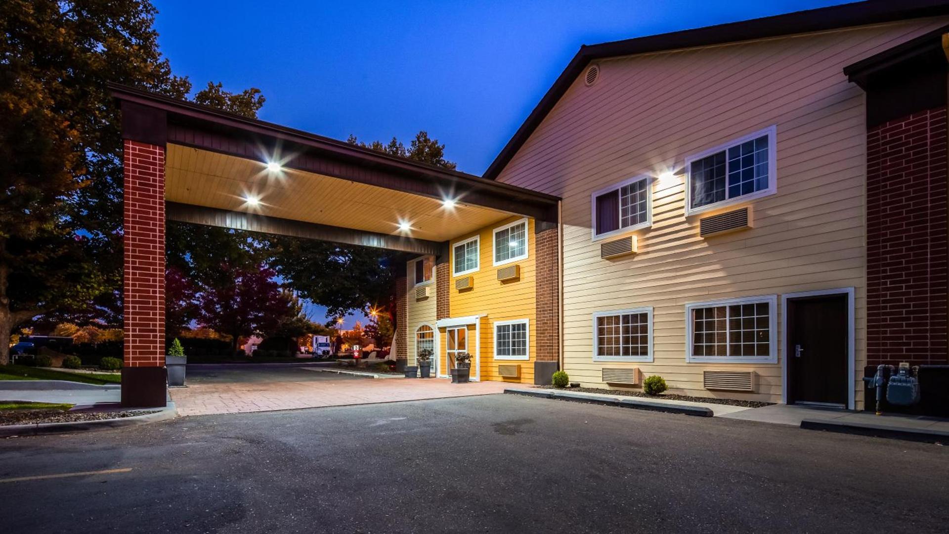 Best Western Plus Meridian photo 11
