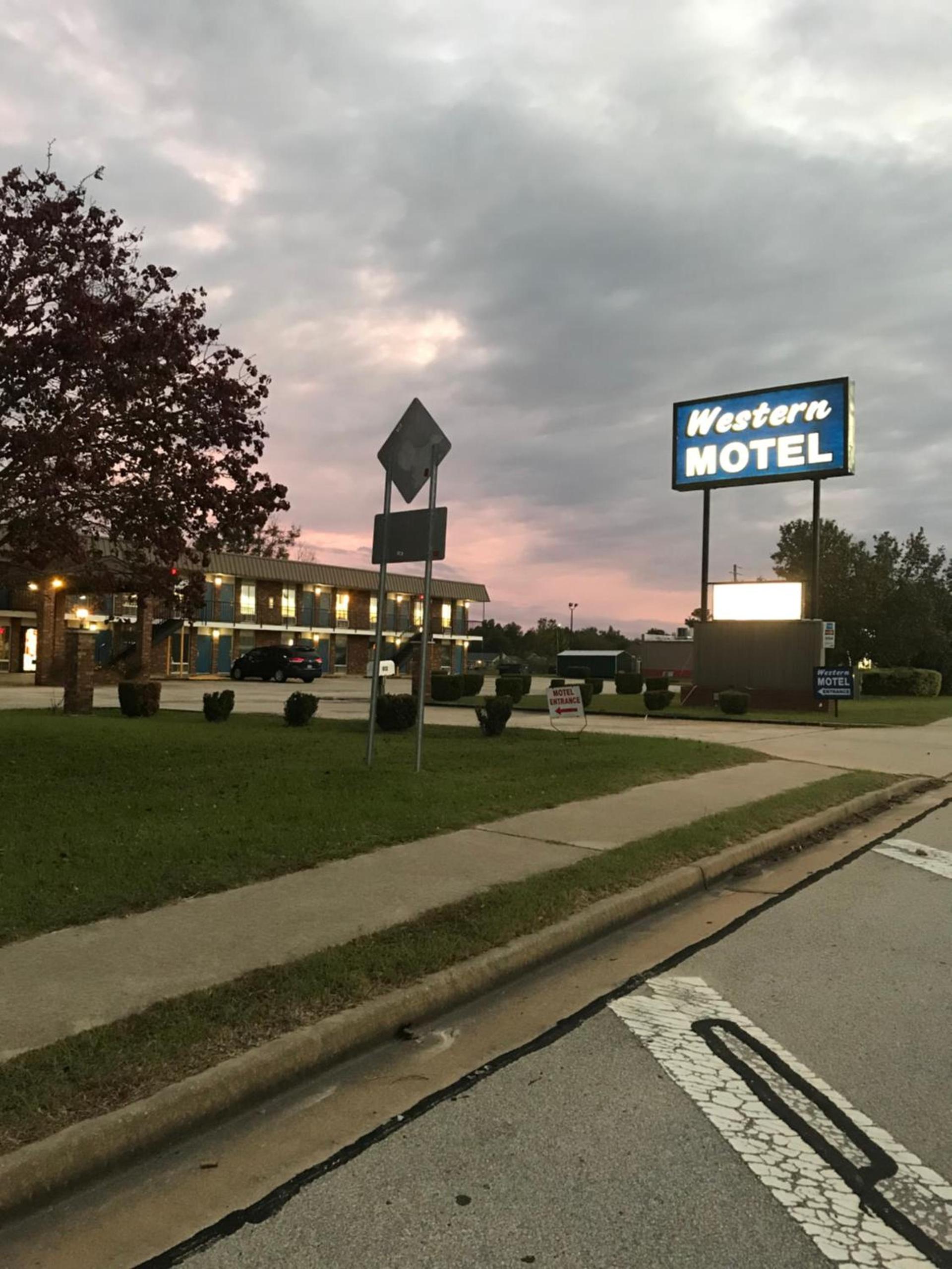 WESTERN MOTEL photo 1