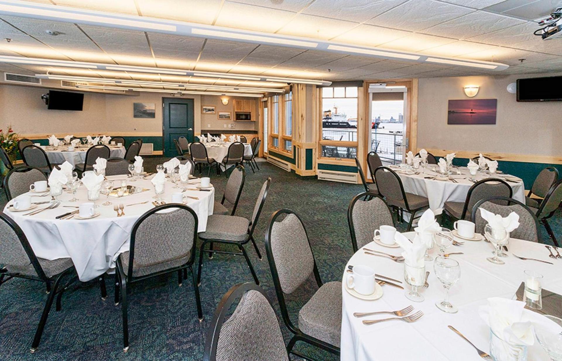 Park Point Marina Inn photo 84