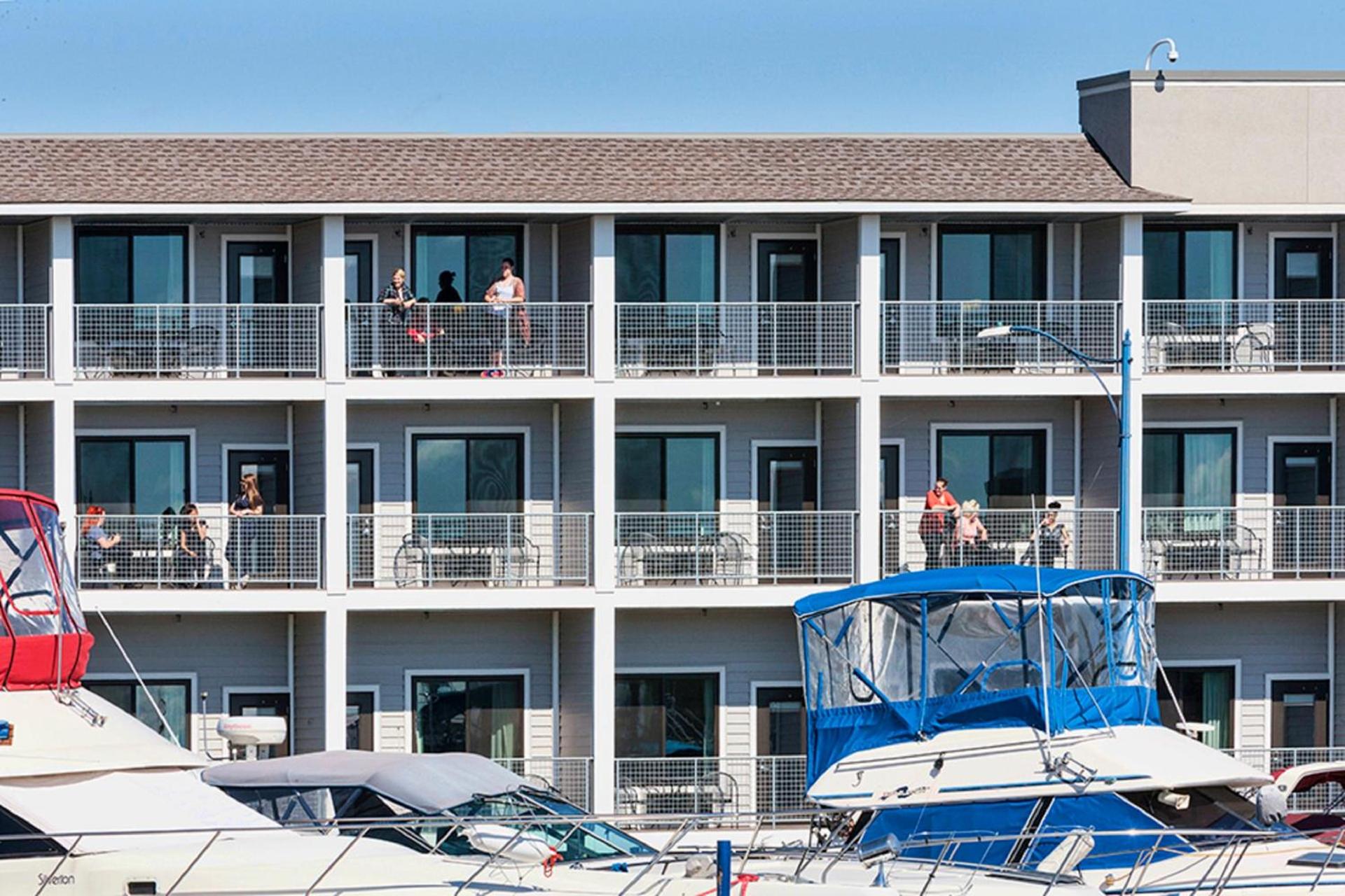 Park Point Marina Inn photo 11