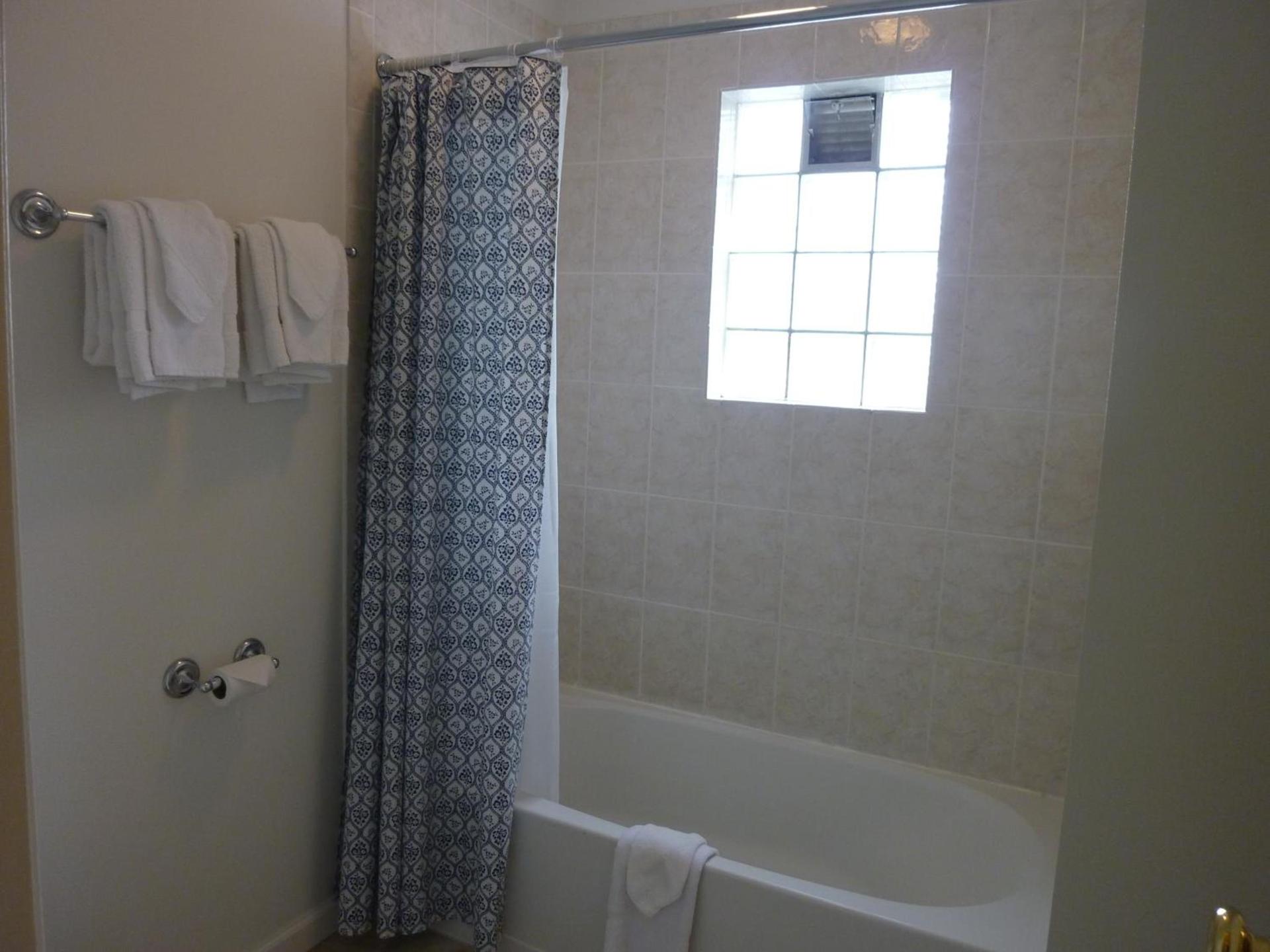 Sunrise Motor Inn photo 20