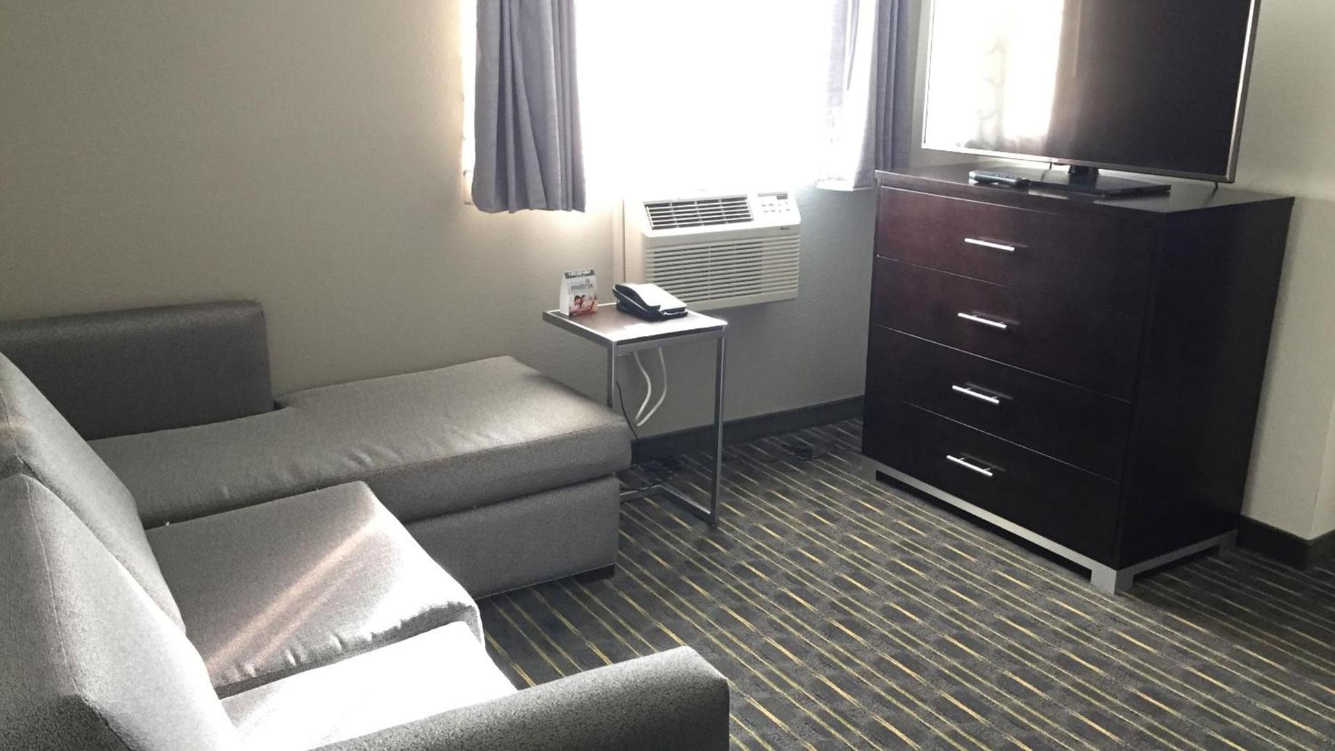 Comfort Inn & Suites Tigard near Washington Square photo 41
