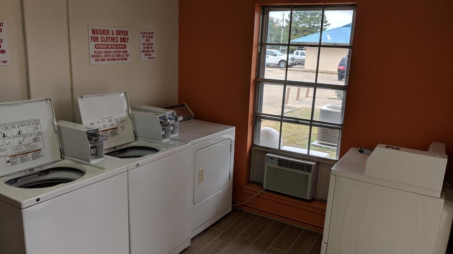 Motel 6 New Boston, TX photo 7