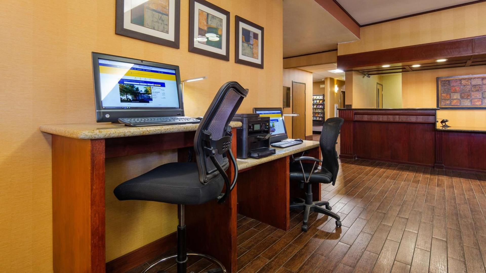 Best Western Plus Meridian photo 8