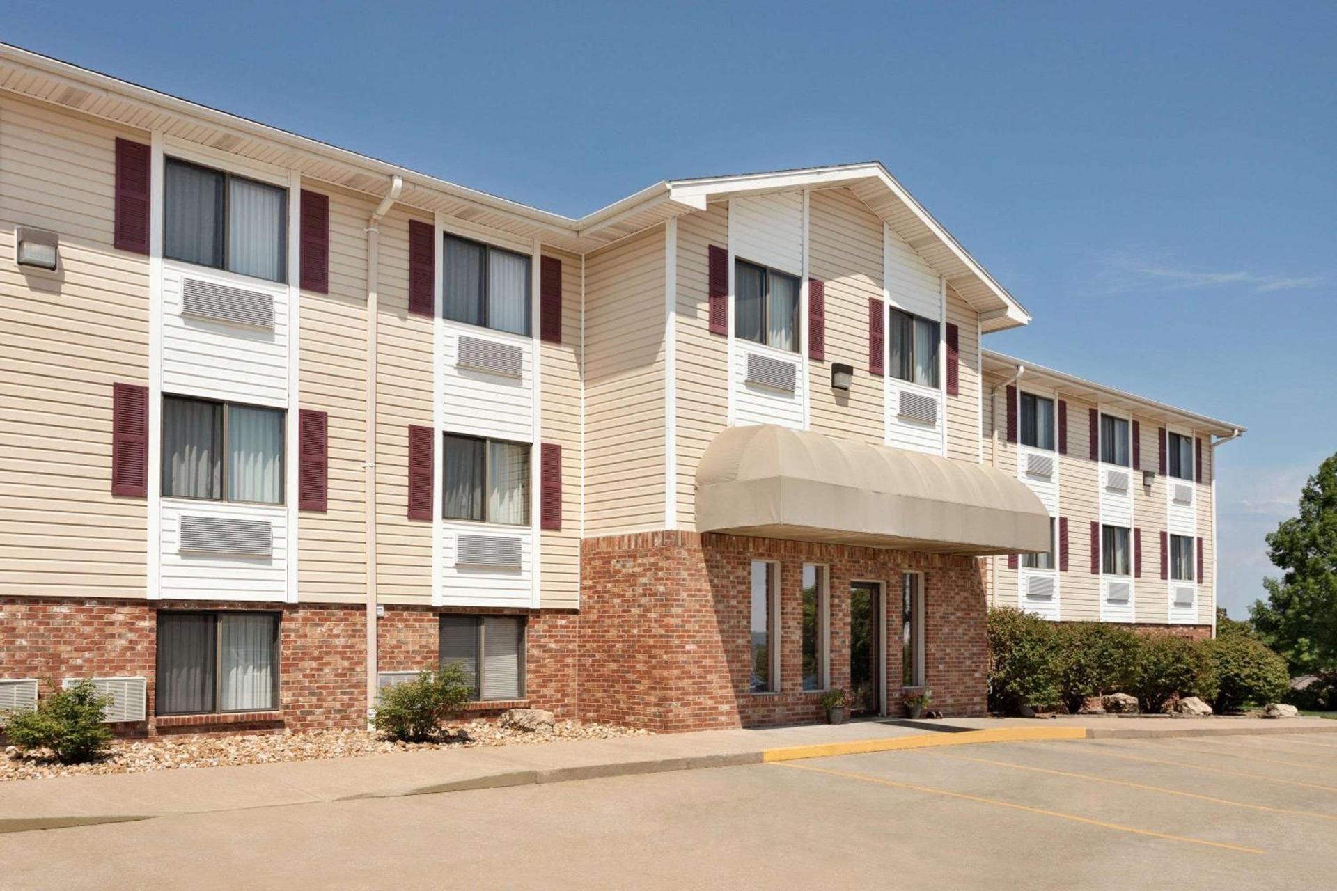 Travelodge by Wyndham Jefferson City — hotel in Jefferson City