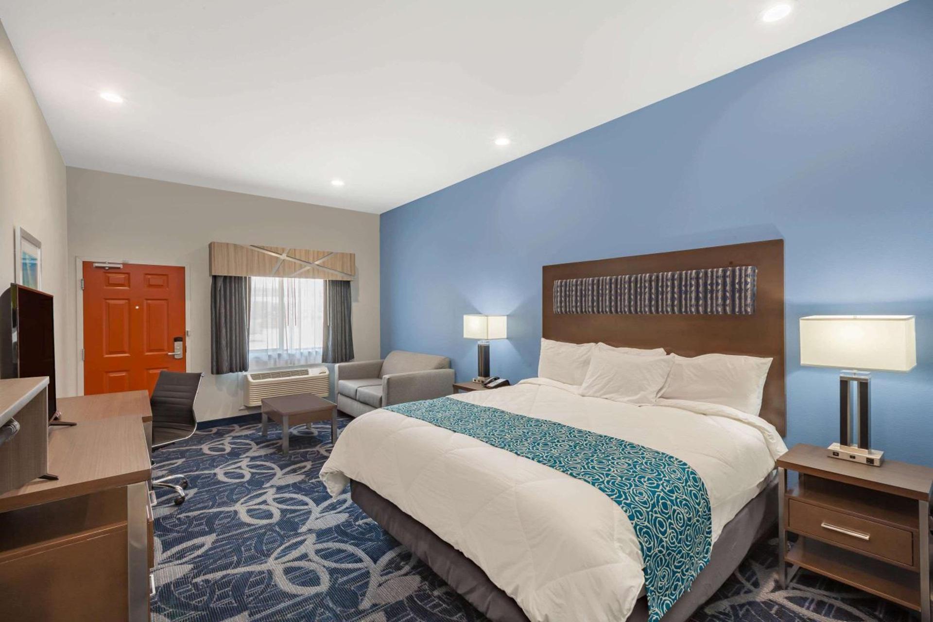 Baymont by Wyndham Houston Hobby Airport photo 32