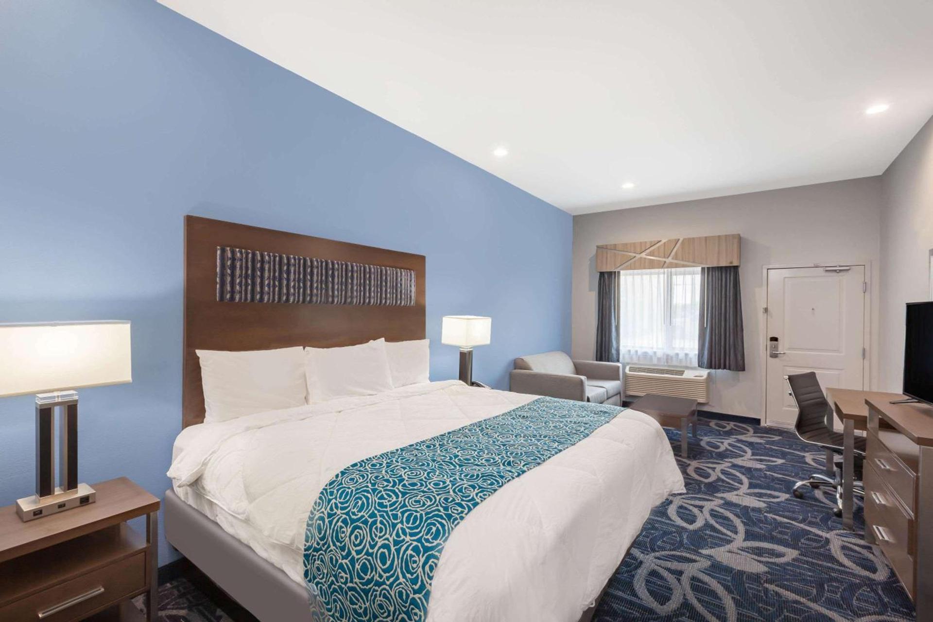 Baymont by Wyndham Houston Hobby Airport photo 28