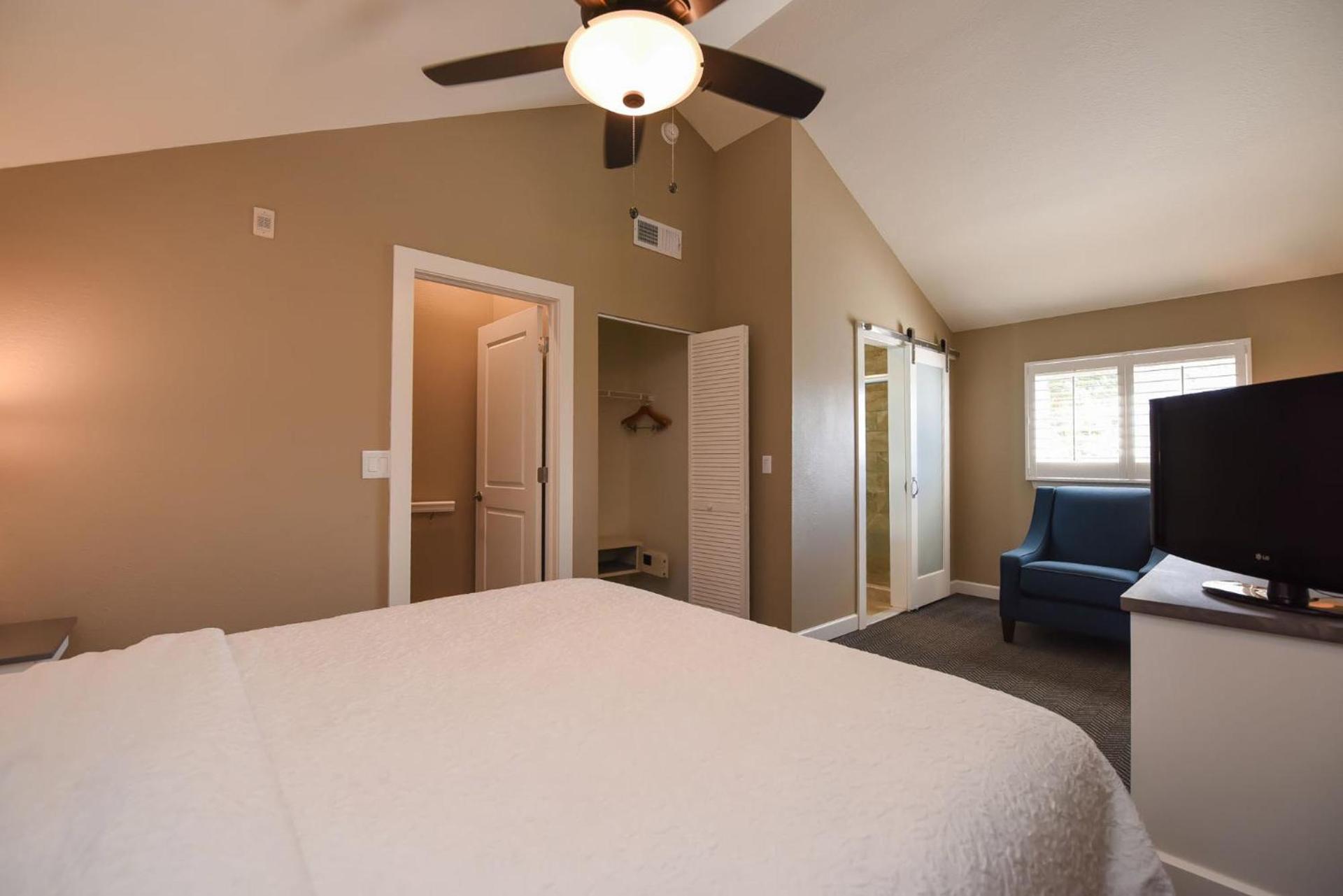 Waterside Suites and Marina photo 31