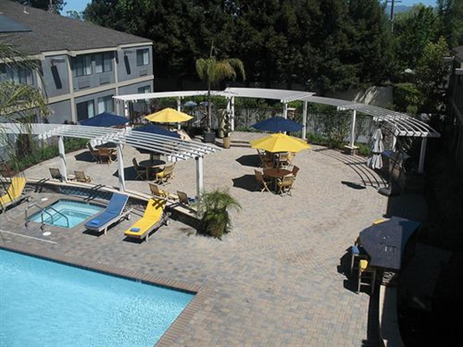 Maple Tree Inn photo 2