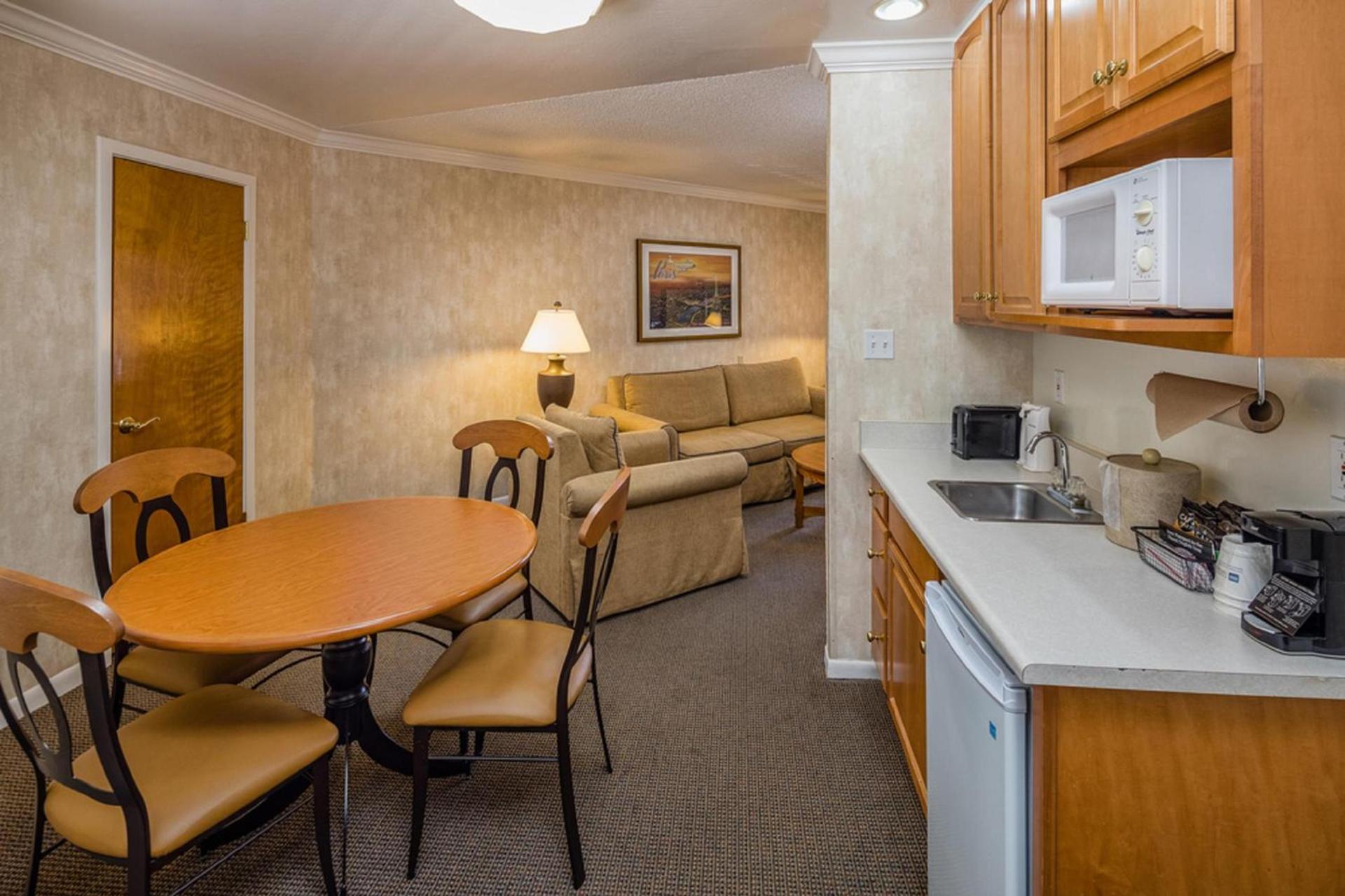 SFO El Rancho Inn SureStay Collection by Best Western photo 19