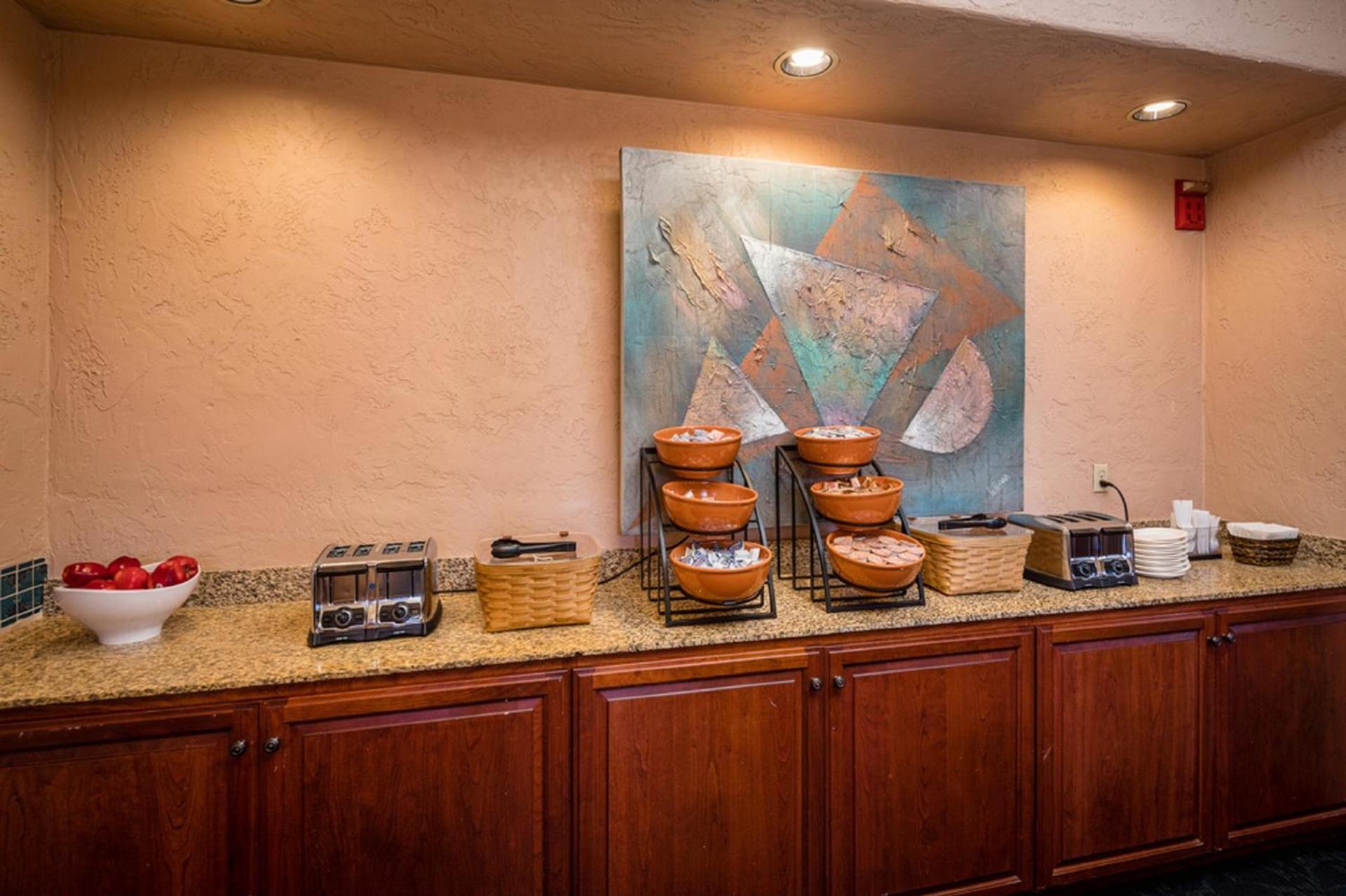 SFO El Rancho Inn SureStay Collection by Best Western photo 7