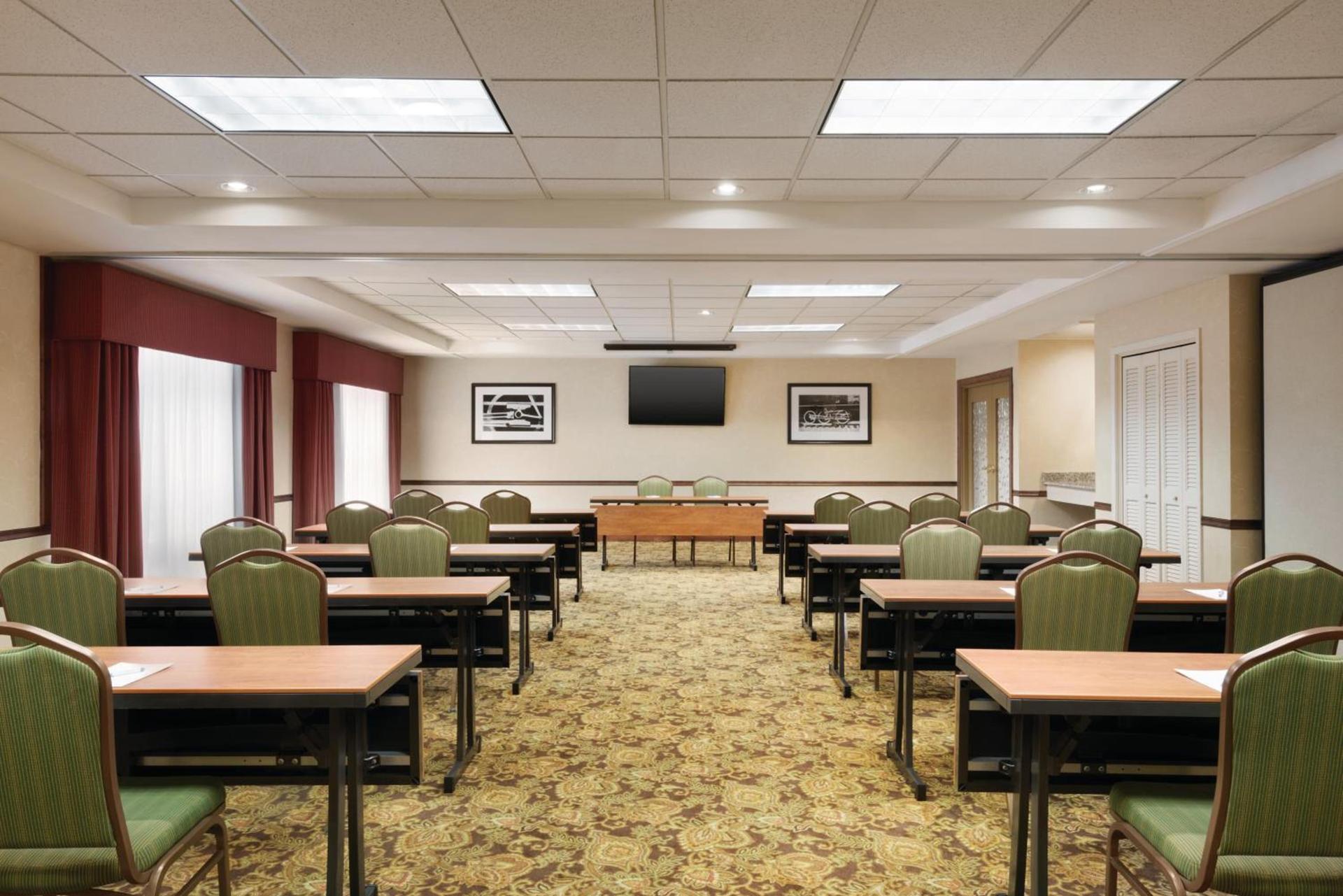 Country Inn & Suites by Radisson, Des Moines West, IA photo 24