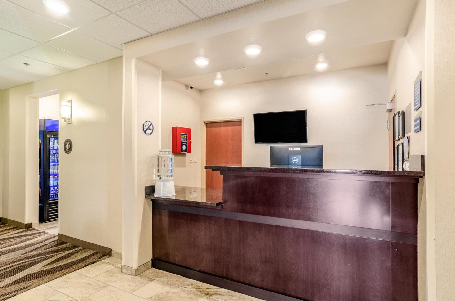 Cobblestone Hotel & Suites - Gering/Scottsbluff photo 9