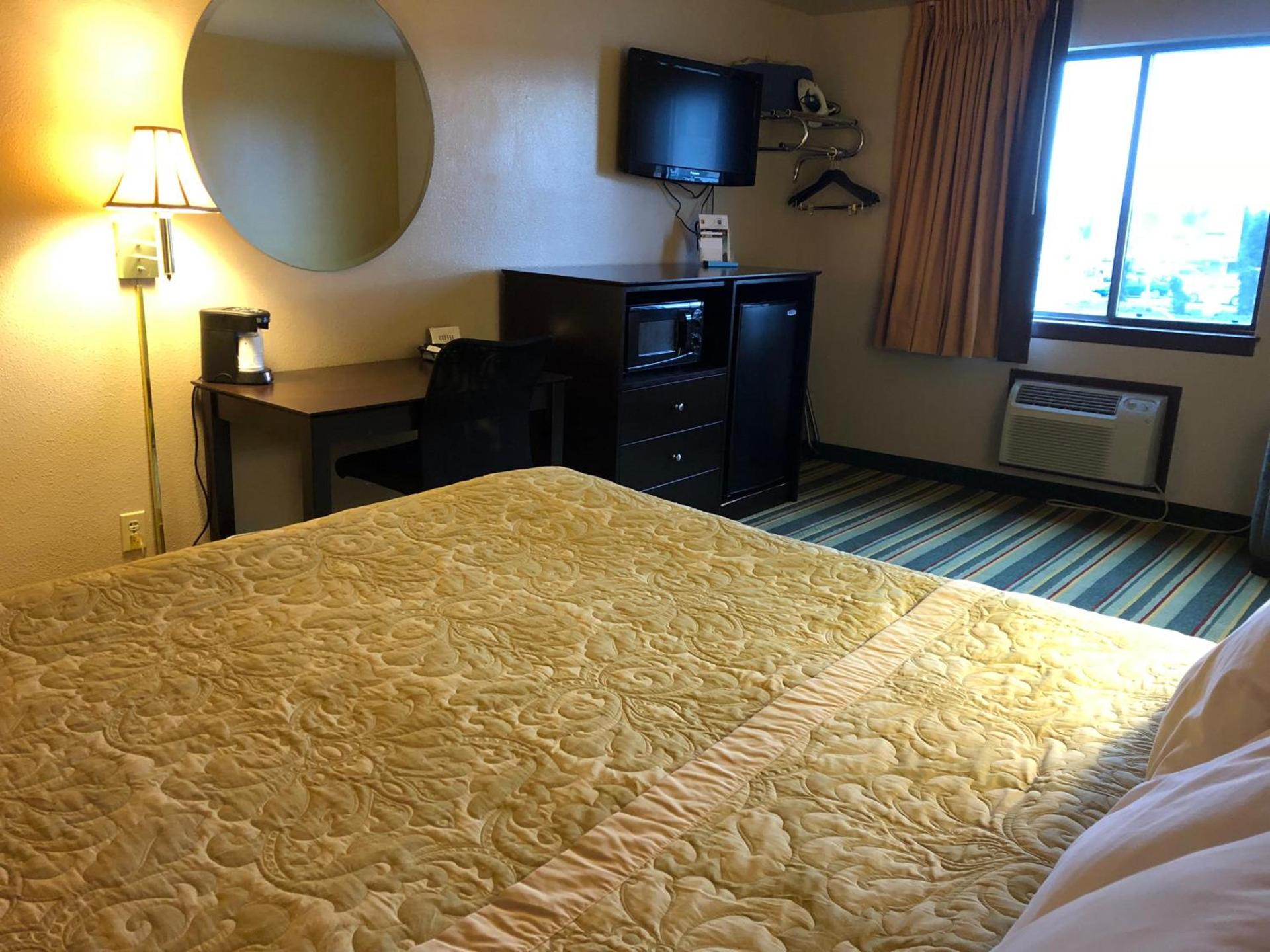 Super 8 by Wyndham Coeur d'Alene photo 24