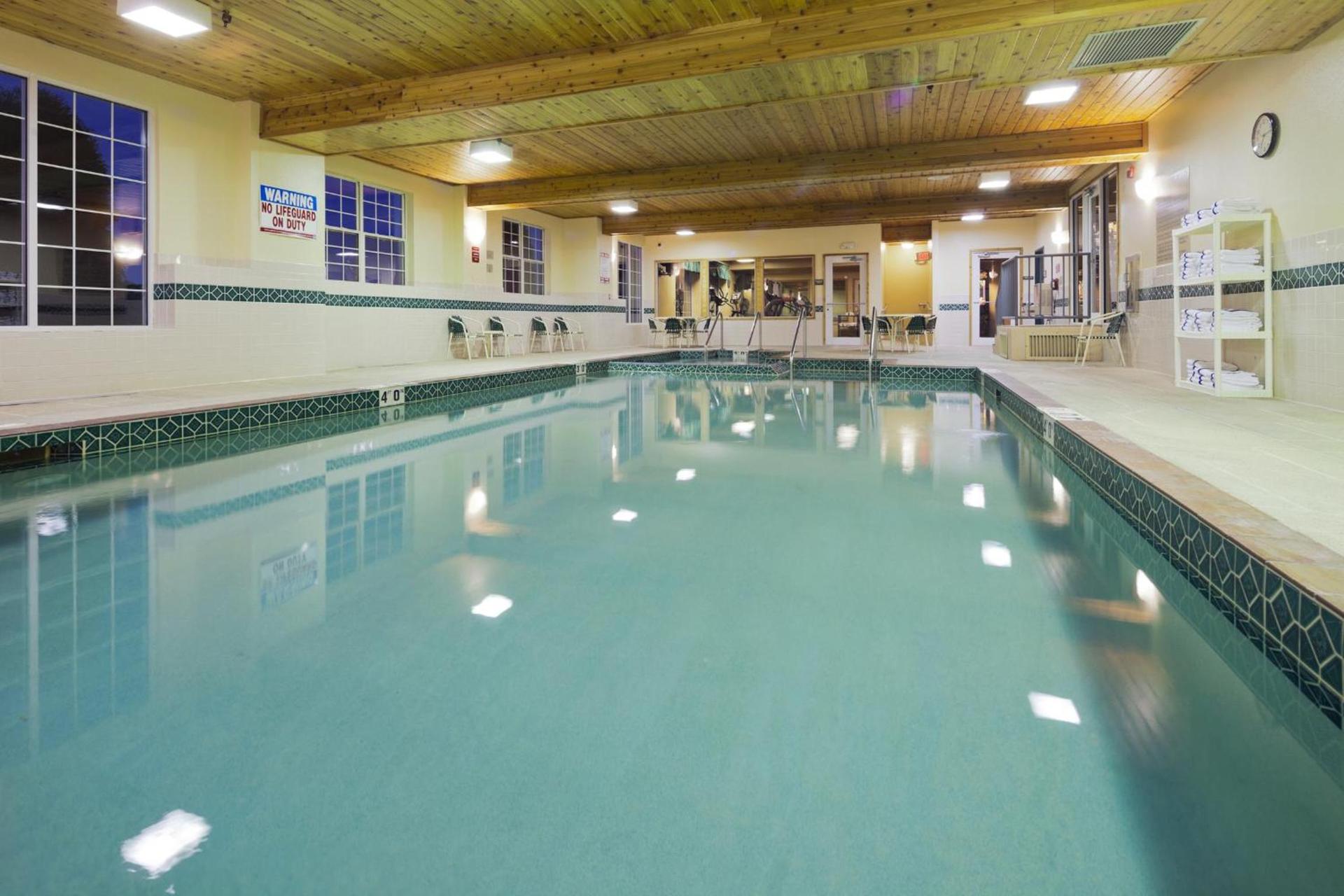 Country Inn & Suites by Radisson Kenosha - Pleasant Prairie photo 40