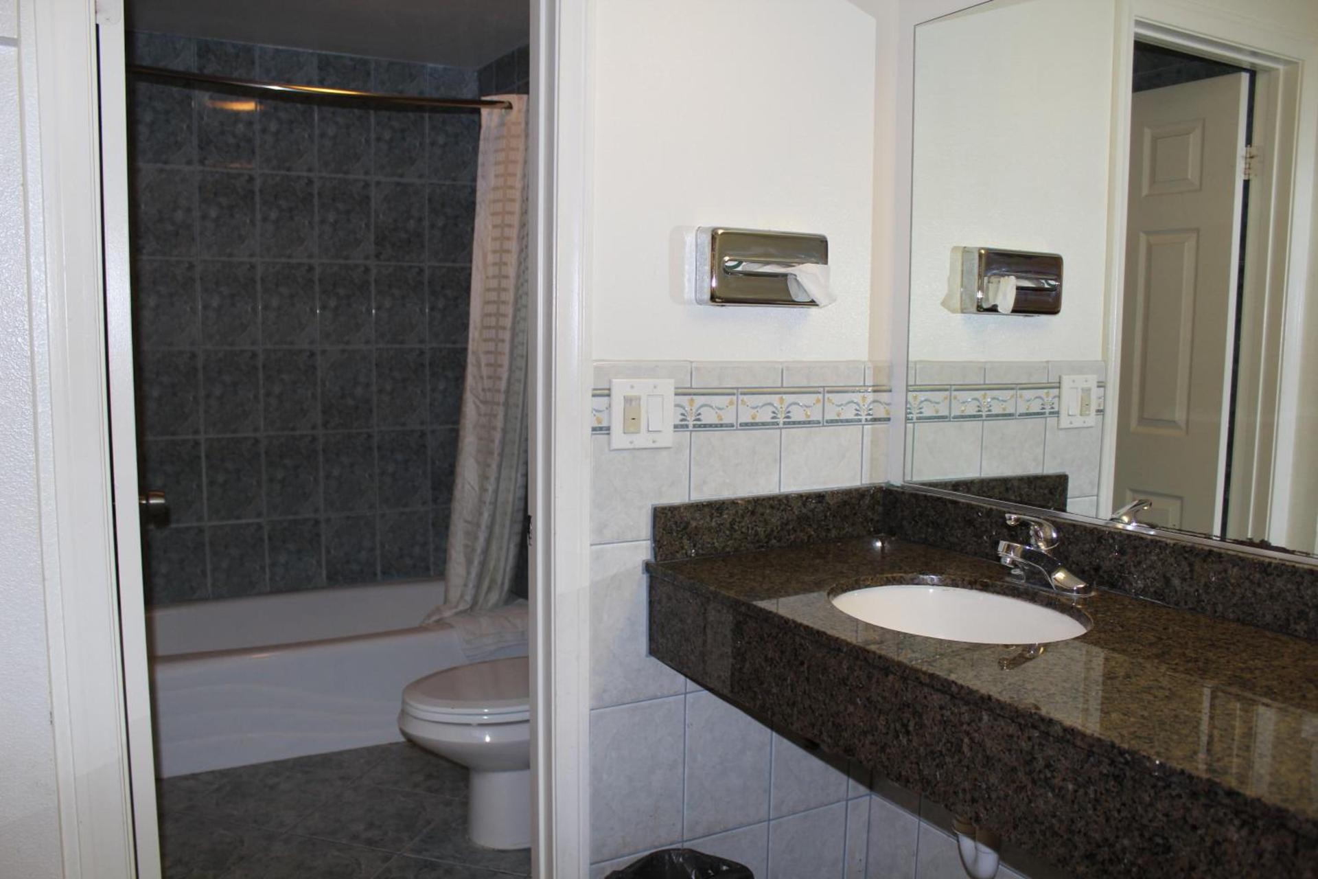 Best Whittier Inn photo 11