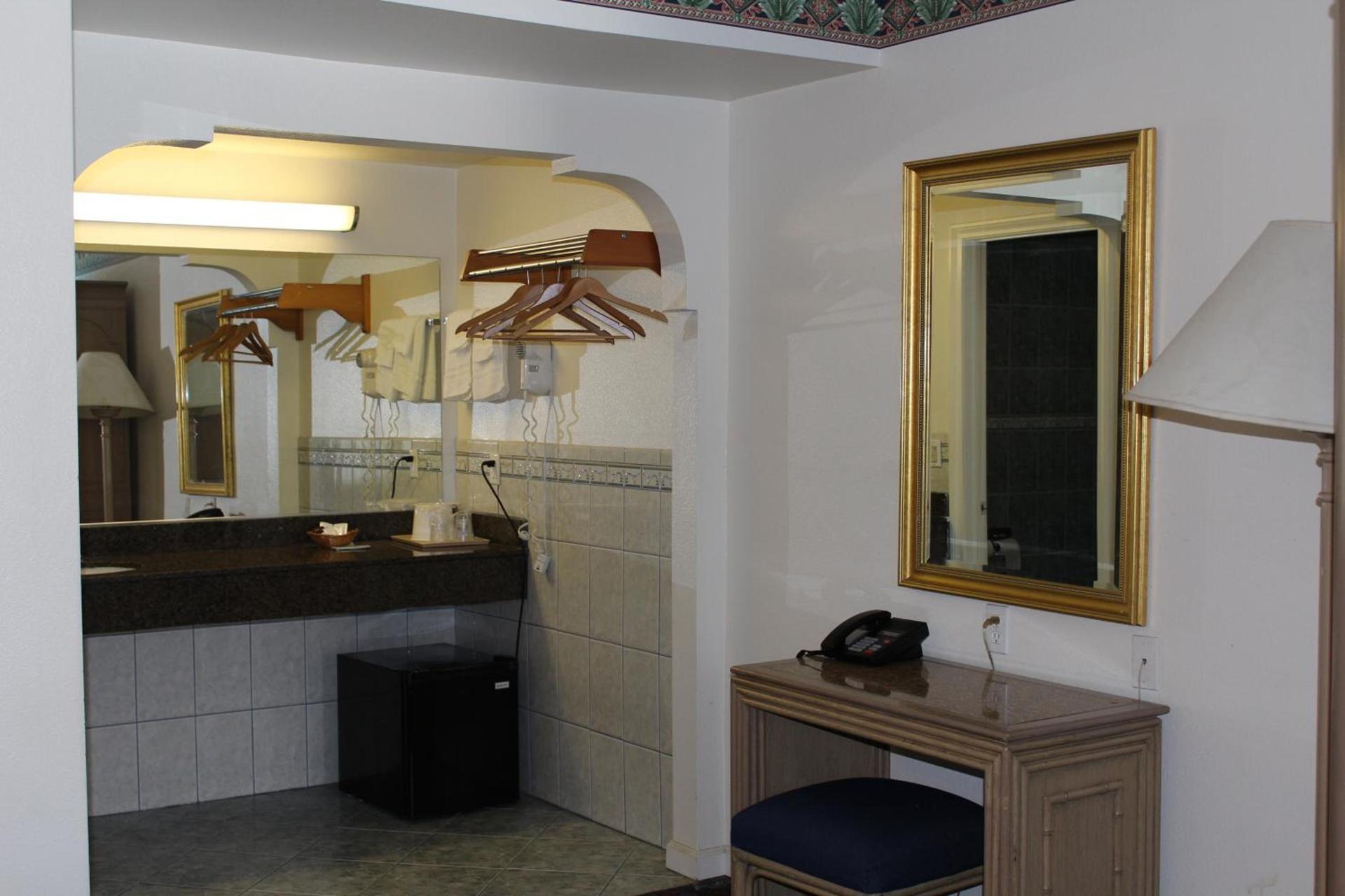 Best Whittier Inn photo 15