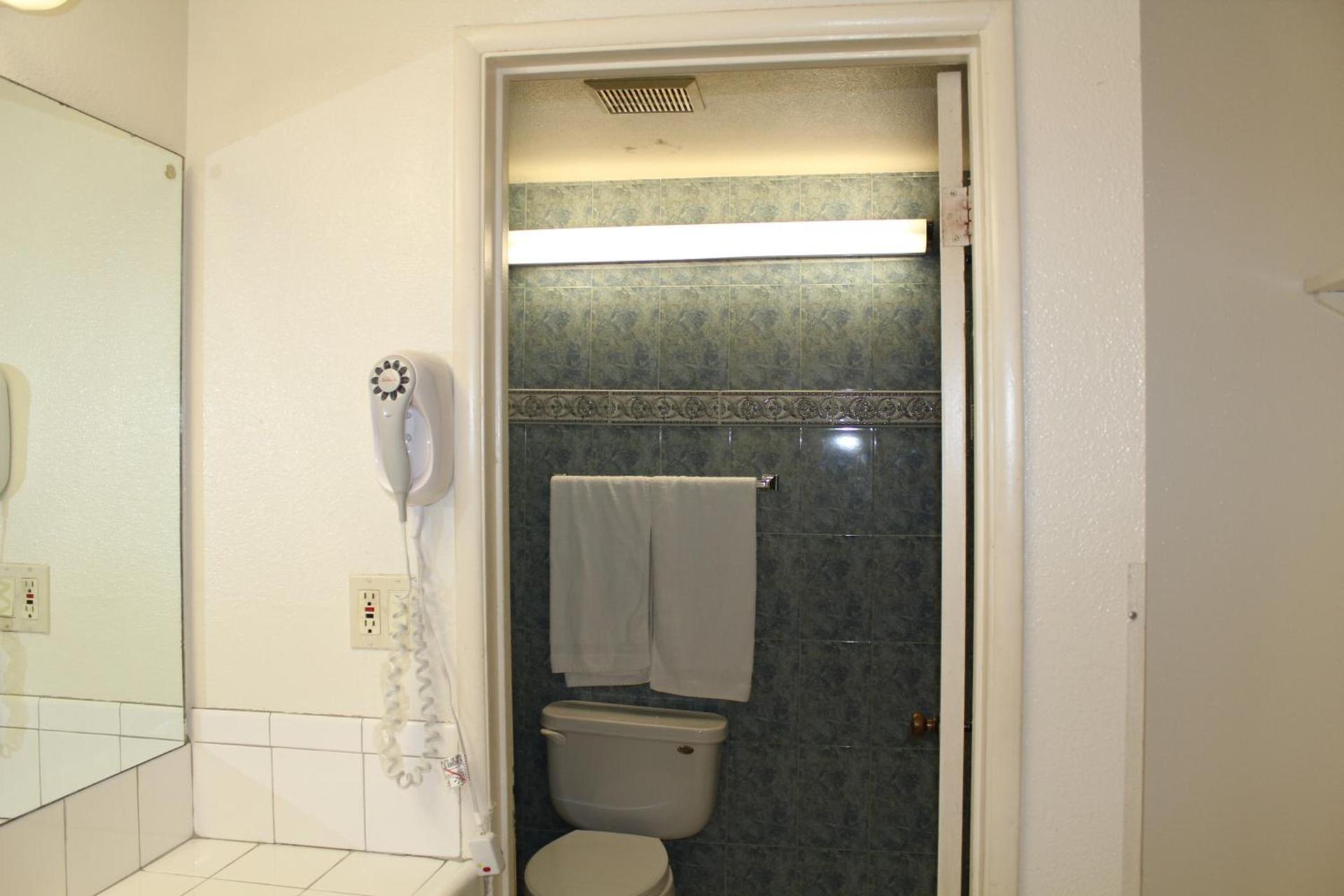 Best Whittier Inn photo 19