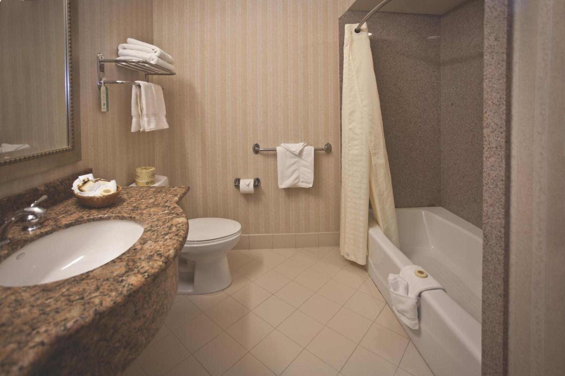 Bay Landing Hotel photo 8