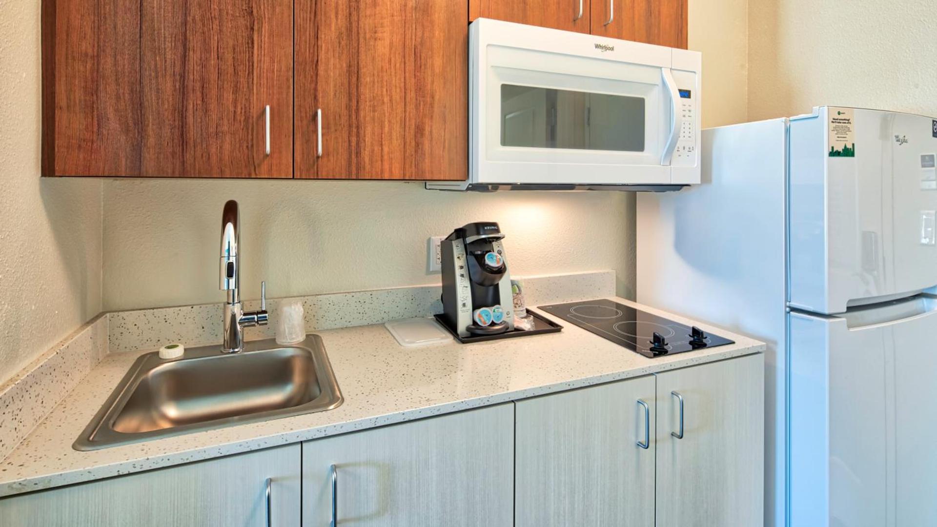 Uptown Suites Extended Stay Austin TX - Round Rock photo 25