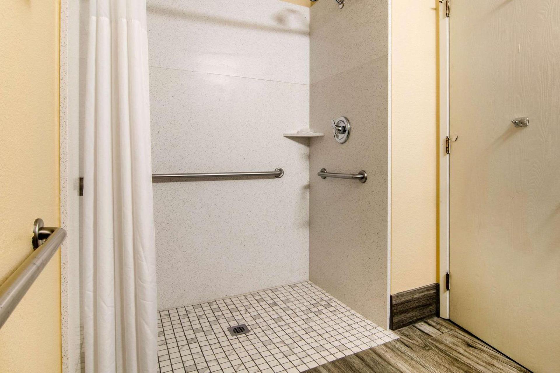 Quality Inn & Suites Albany Corvallis photo 10